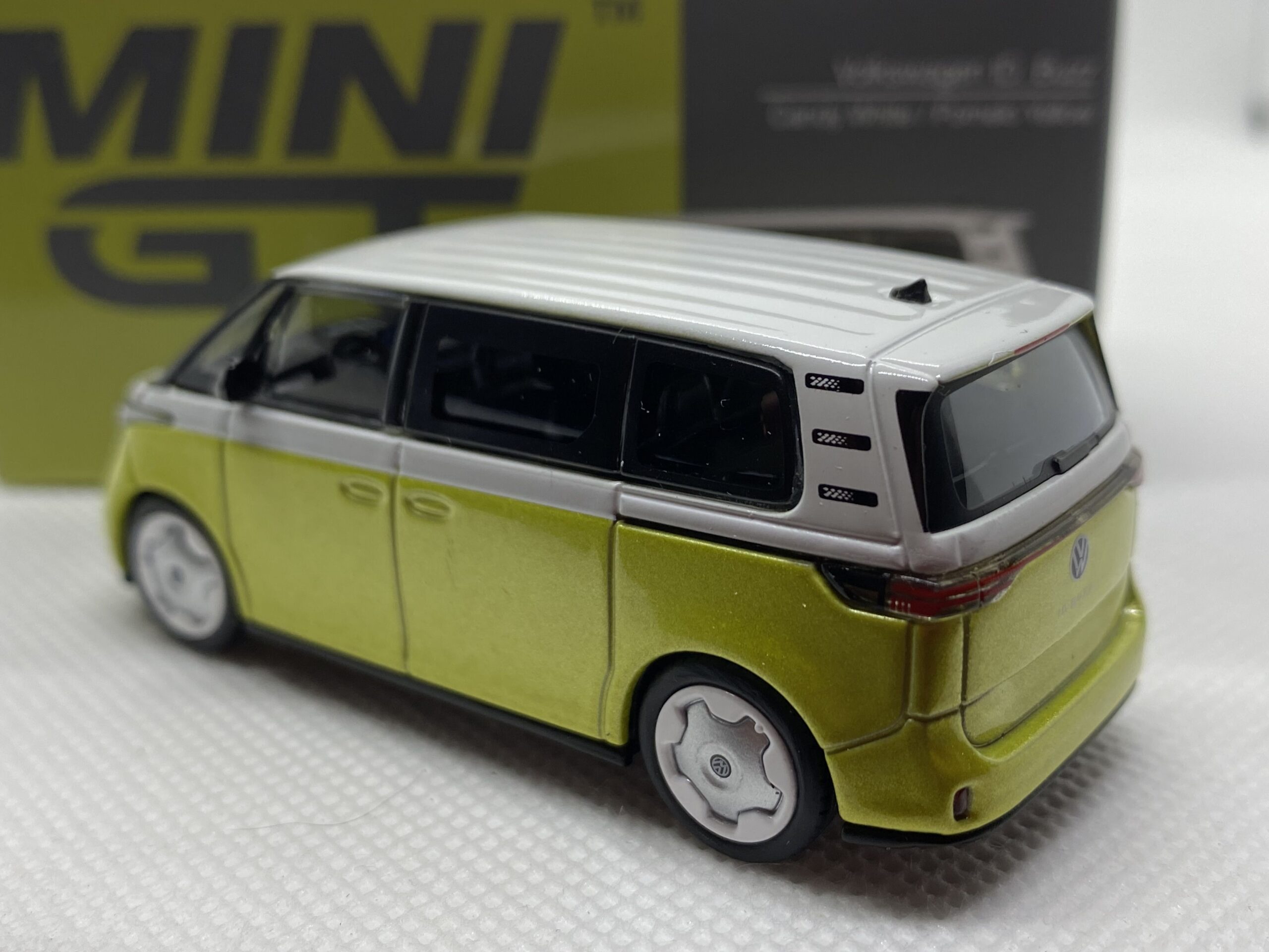 Volkswagen ID Buzz 2024 MiniGt 1/64° – Image 2