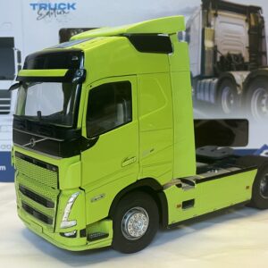 Camion Volvo FH 16 XL Globetrotter Néon 2023 Solido 1/24