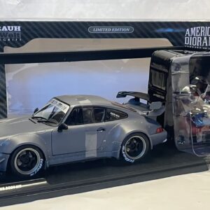 Porsche 911 RWB Rauh Welt avec figurine 2024 1/18° Solido