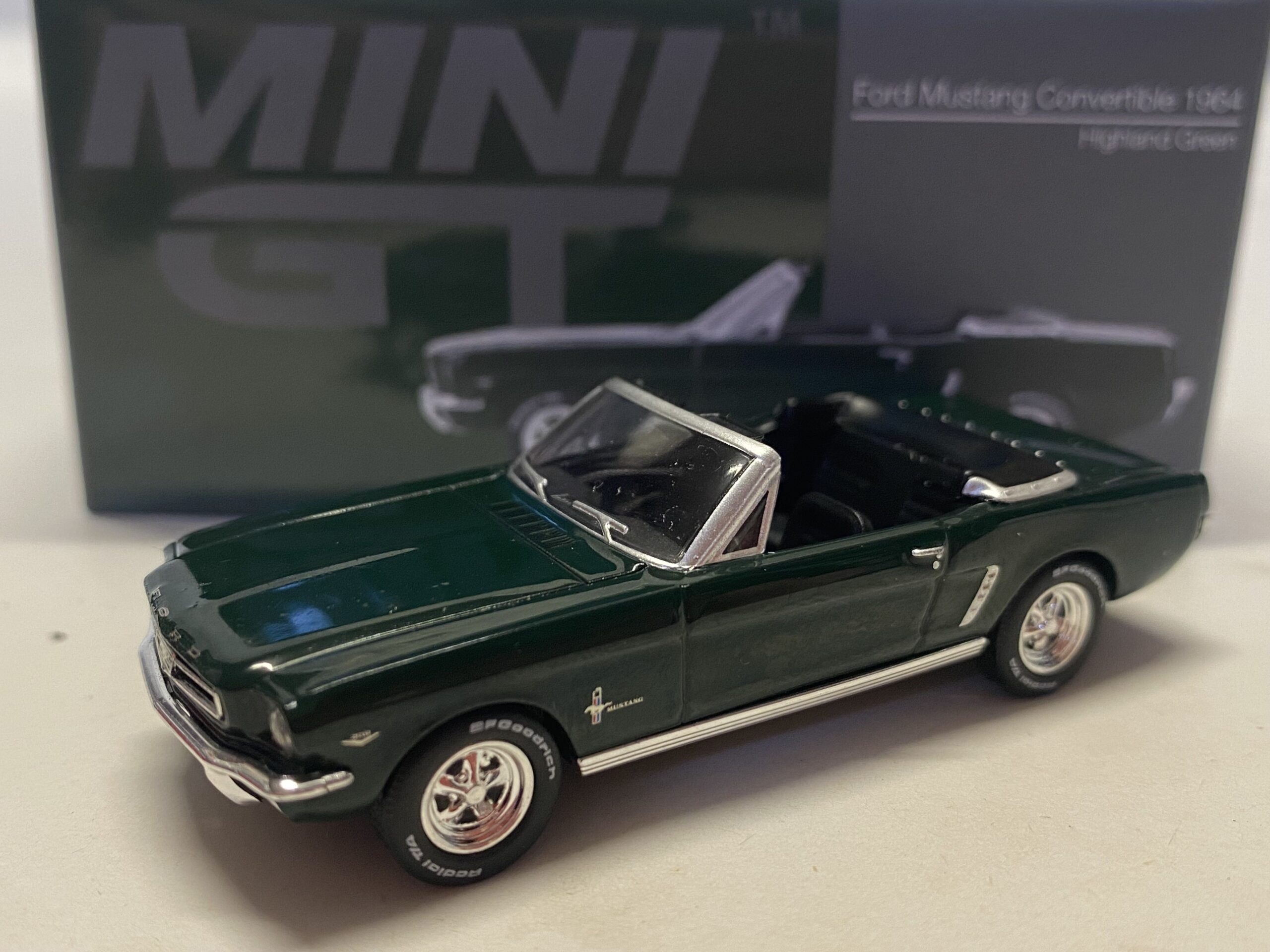 Ford Mustang Cab 1964 MiniGt 1/64°