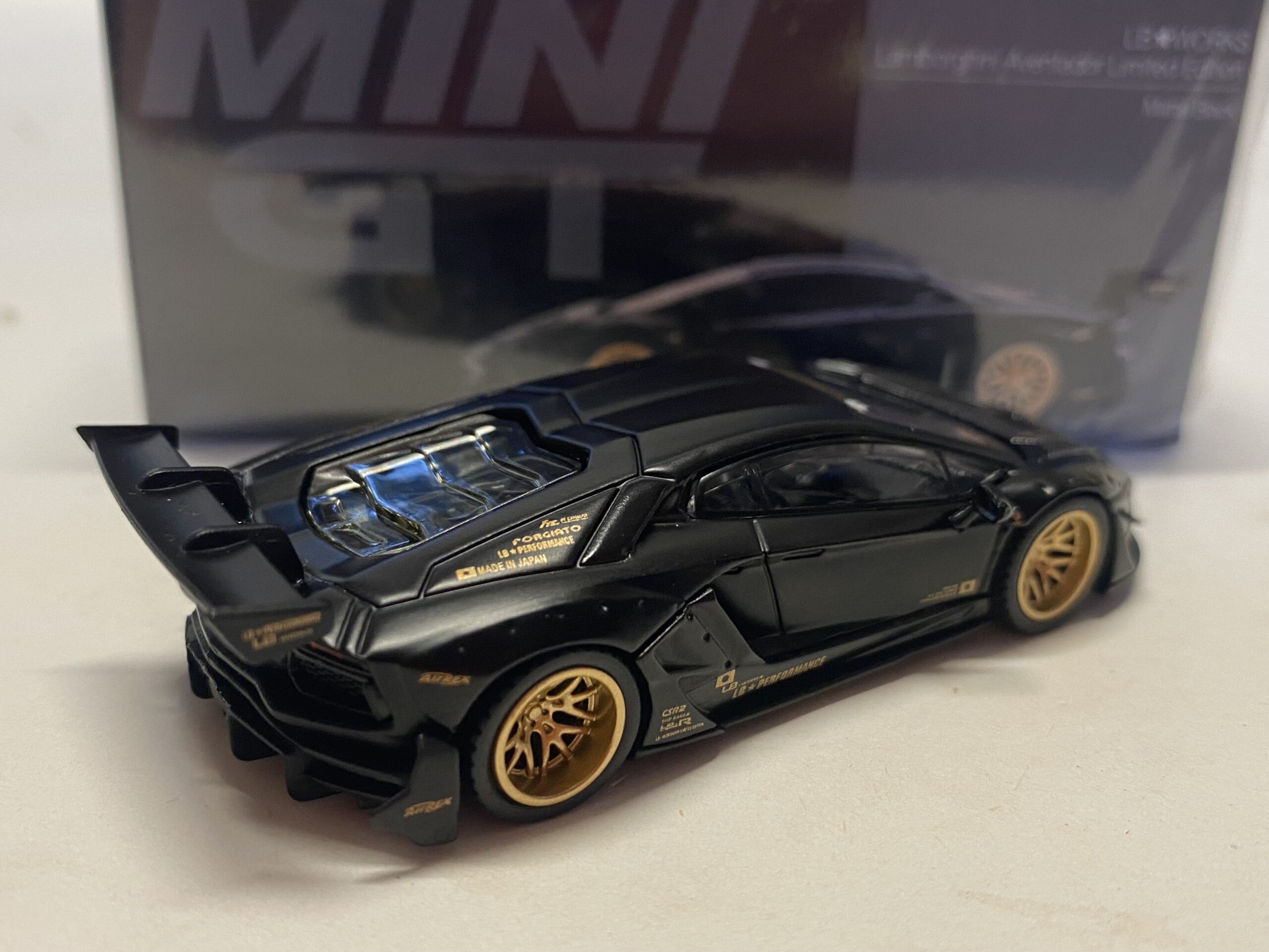 Lamborghini Aventador 2025 MiniGt 1/64° – Image 2