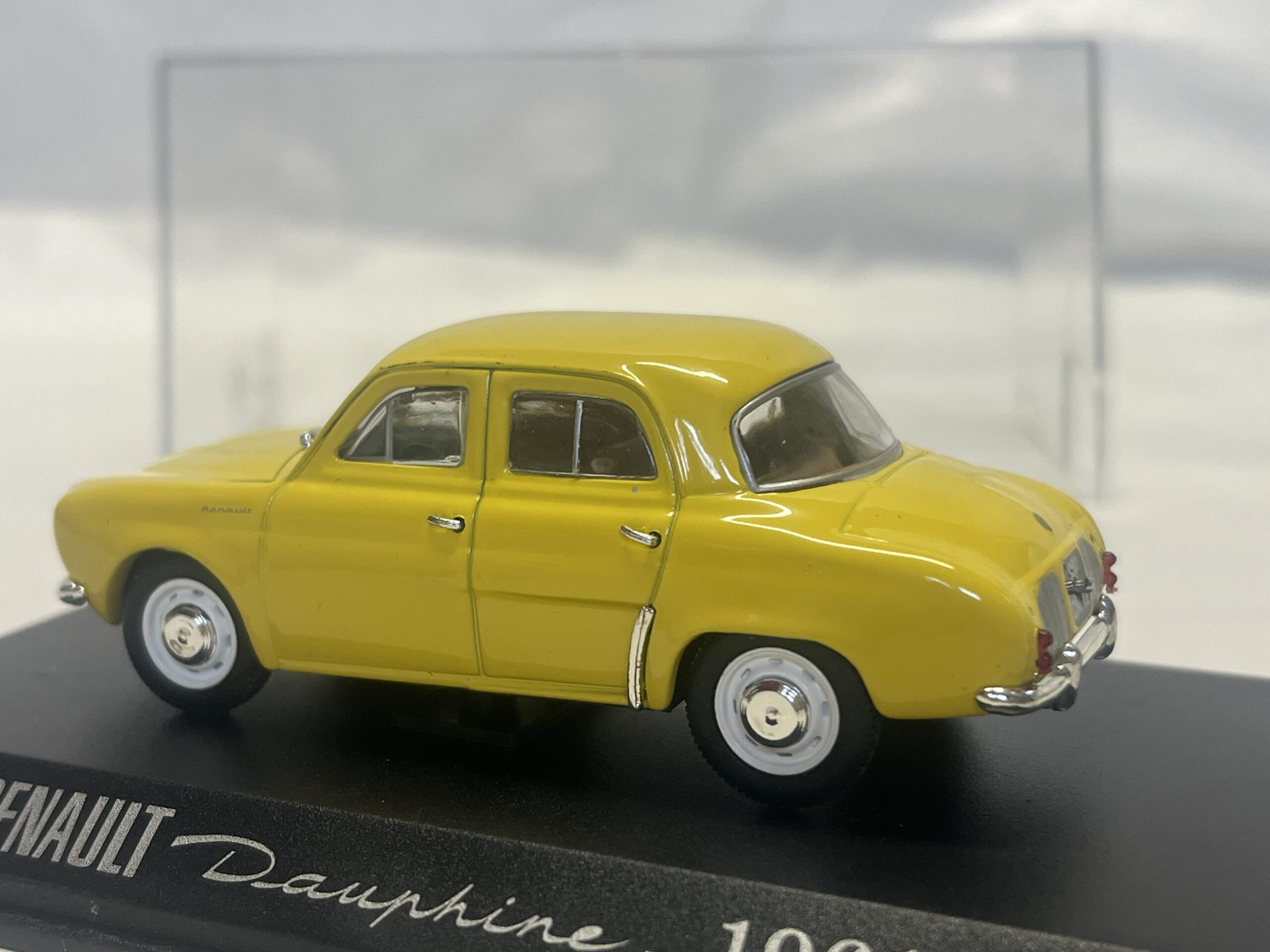 Renault Dauphine 1/43 – Image 2