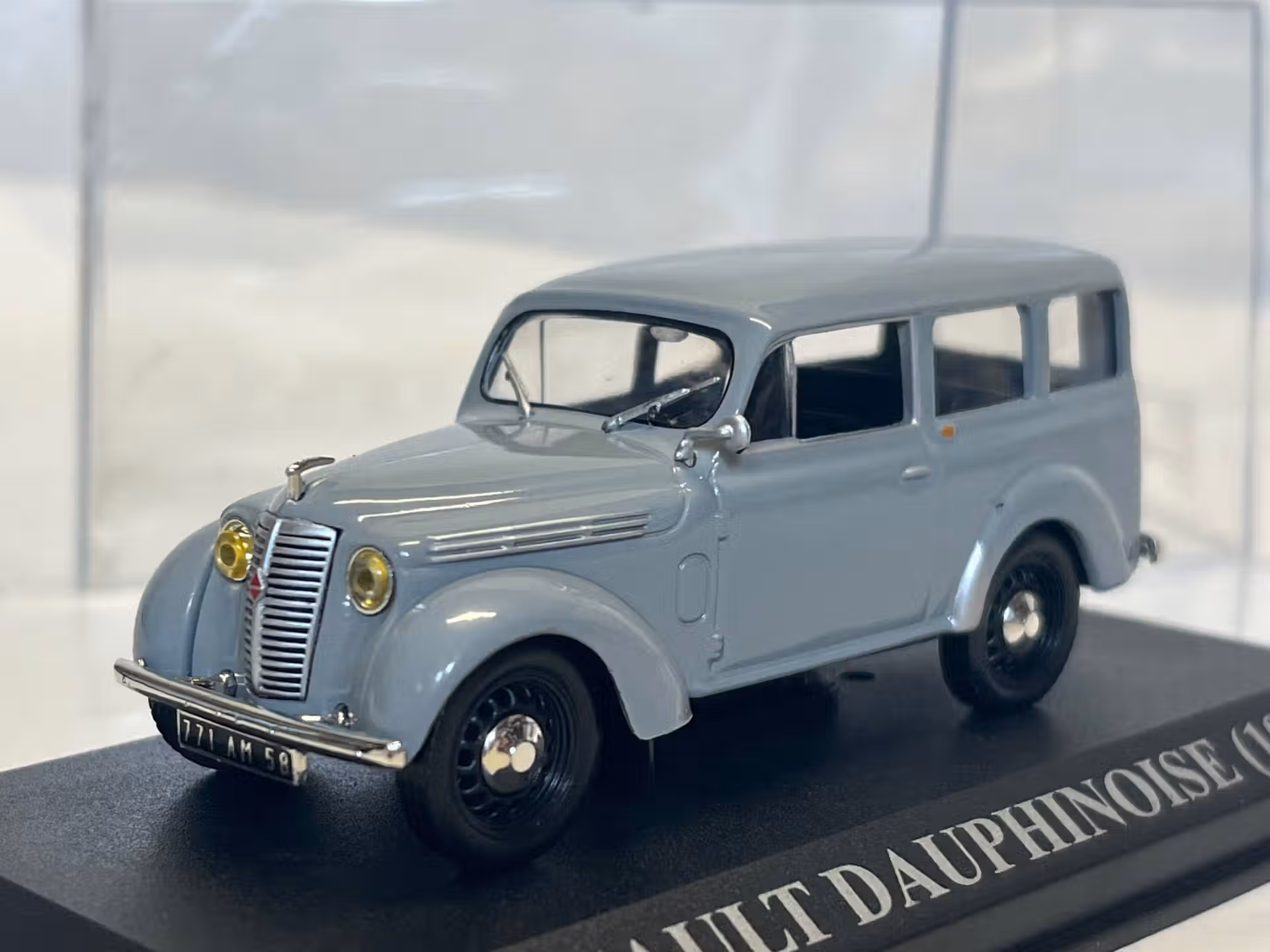 Renault Juvaquatre 1/43°