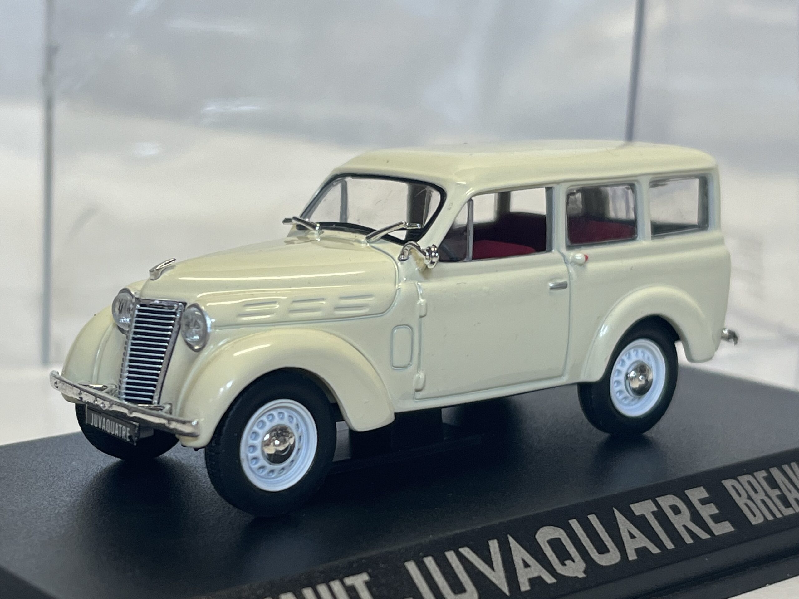 Renault Juvaquatre 1/43°