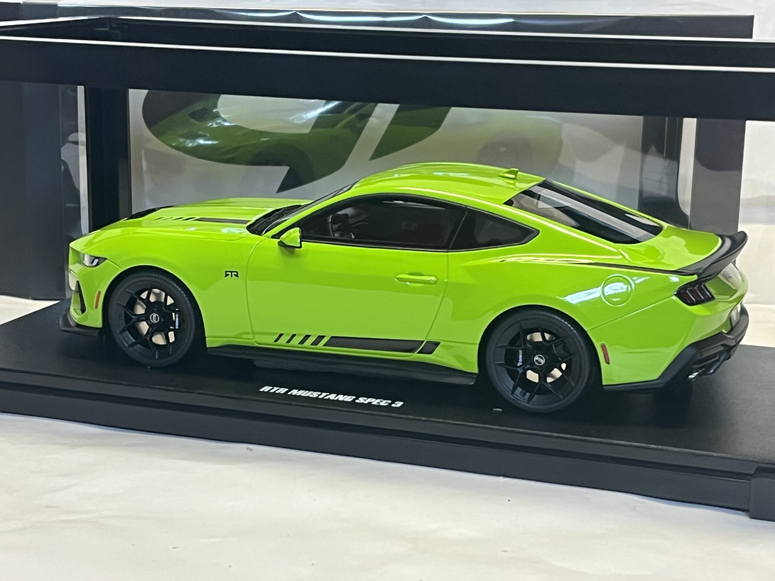 Ford Mustang RTR Spec-3 GtSpirit 1/18 – Image 2