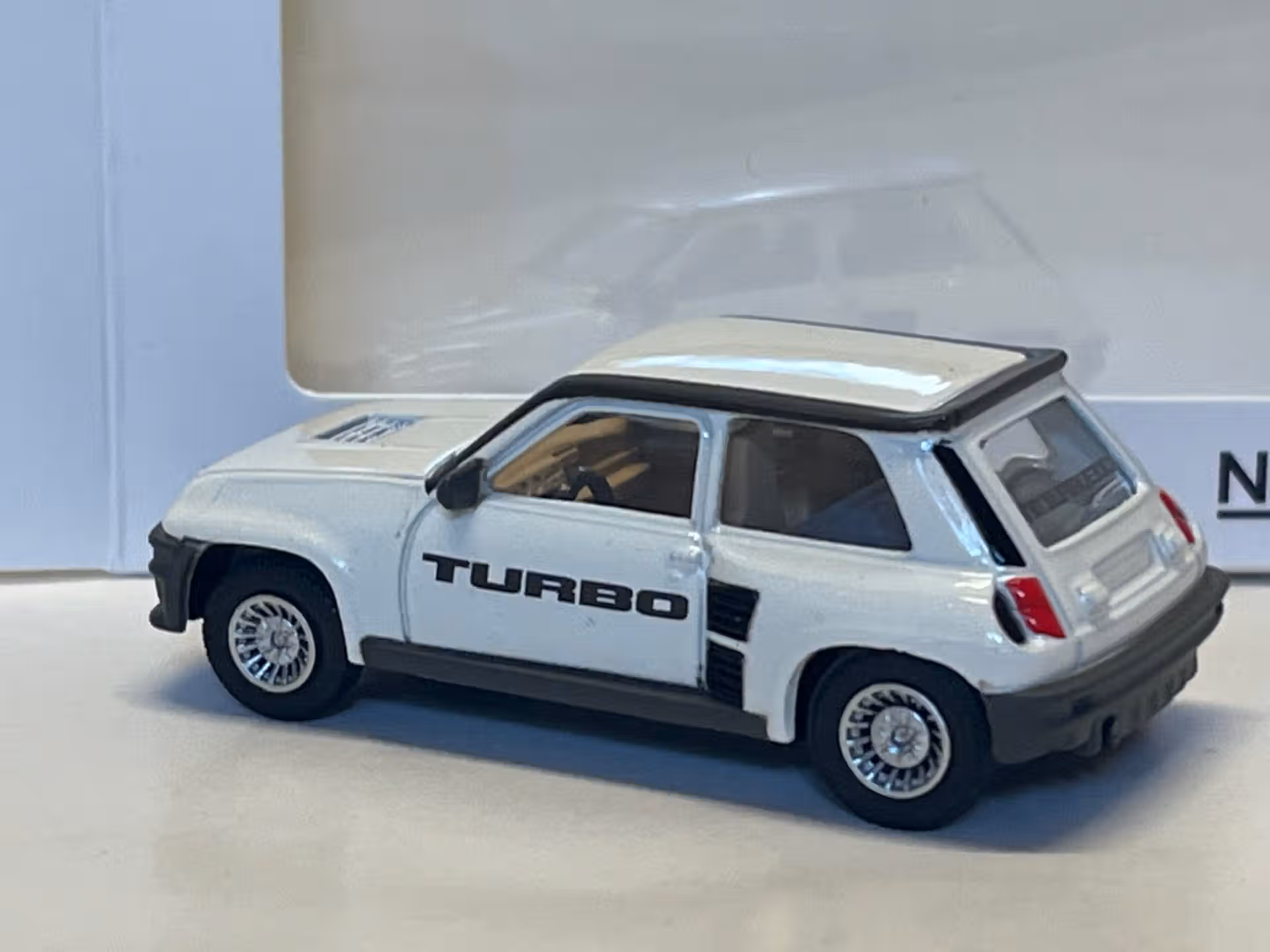 Renault 5 turbo Norev 1/64 – Image 2