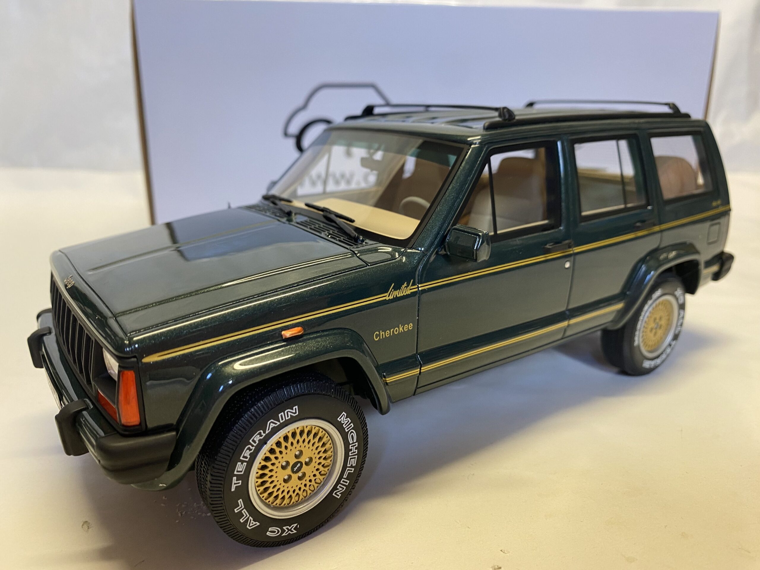 Jeep Cherokee XJ Limited 1995 Ottomobile 1/18°