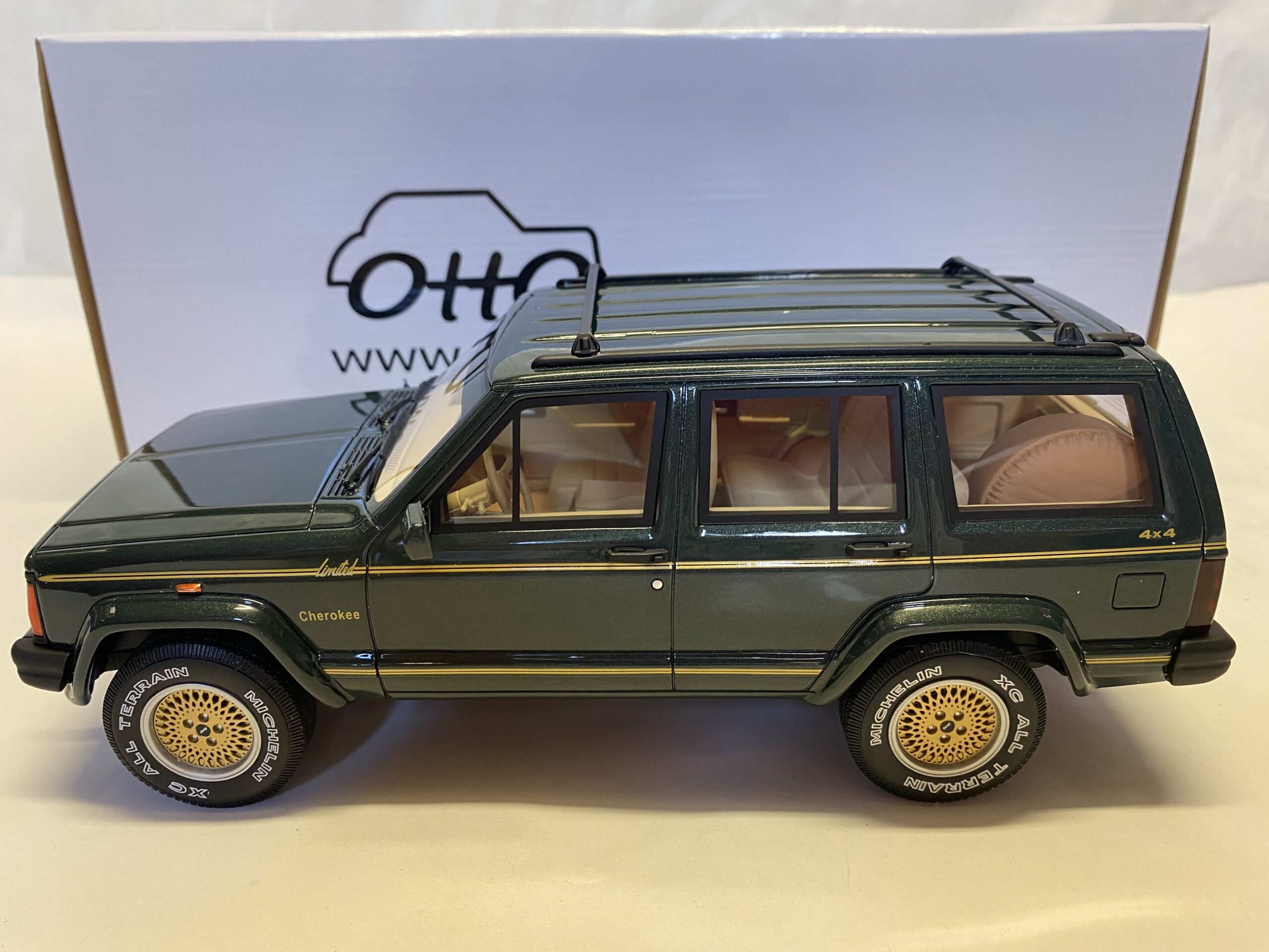 Jeep Cherokee XJ Limited 1995 Ottomobile 1/18° – Image 3