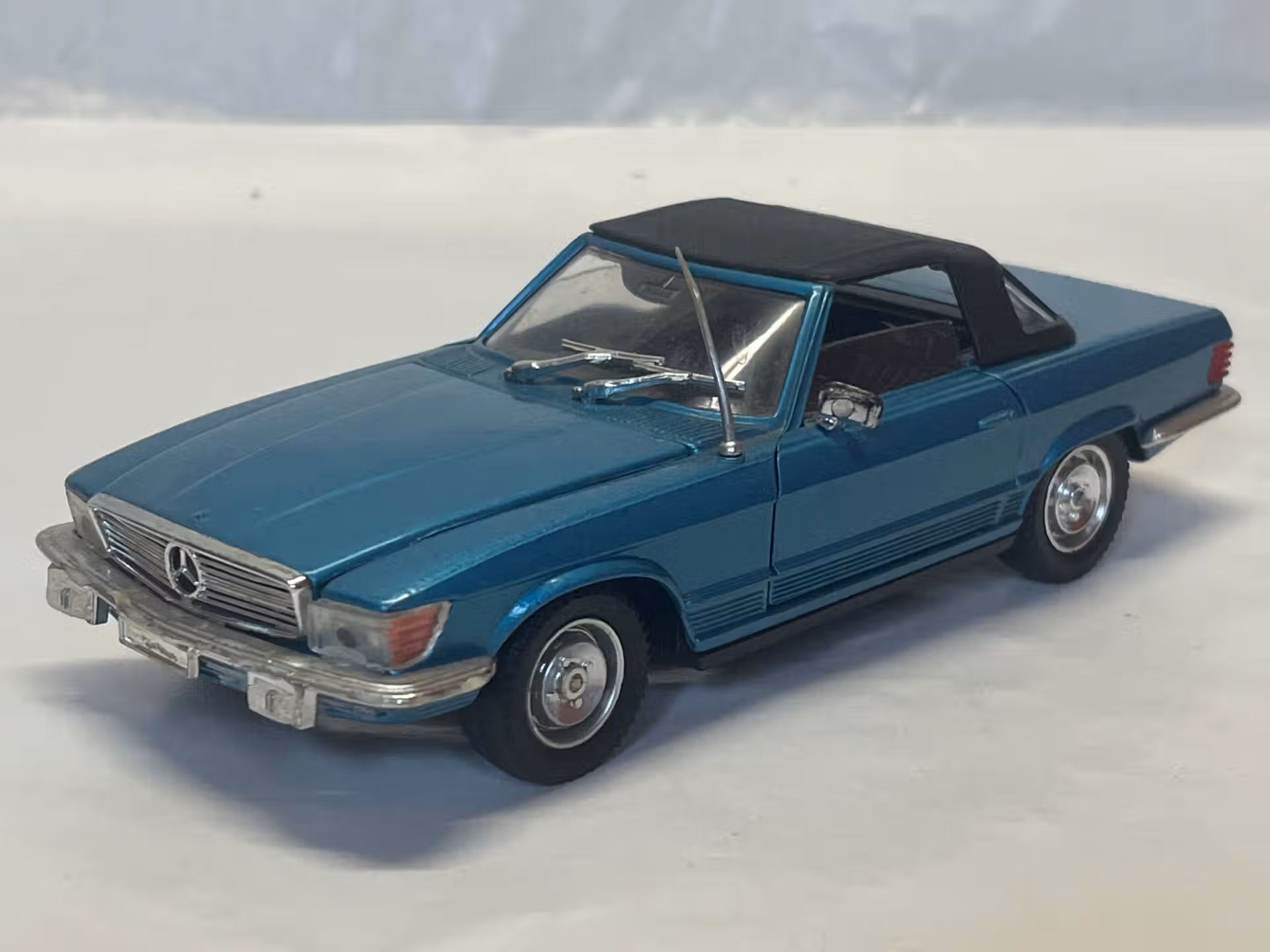 Mercedes 450 SL Polistil sans boîte 1/24°