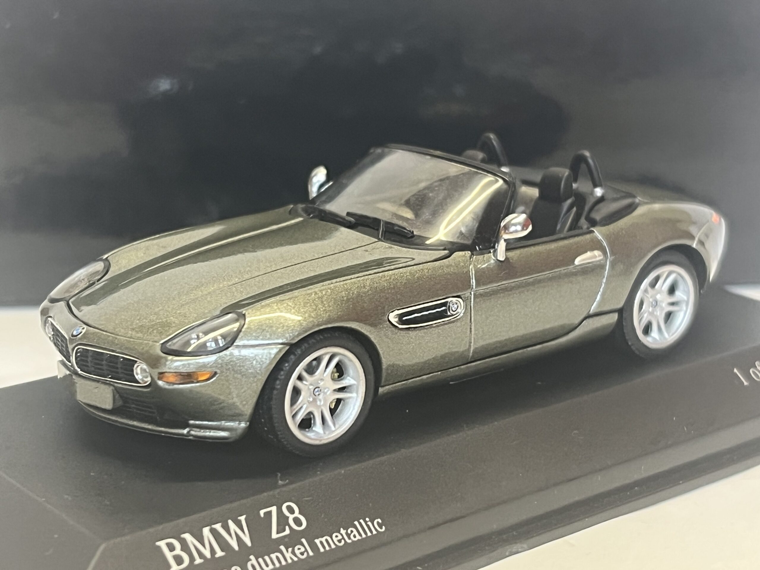 BMW Z8 cabriolet 1999 Minichamps 1/43