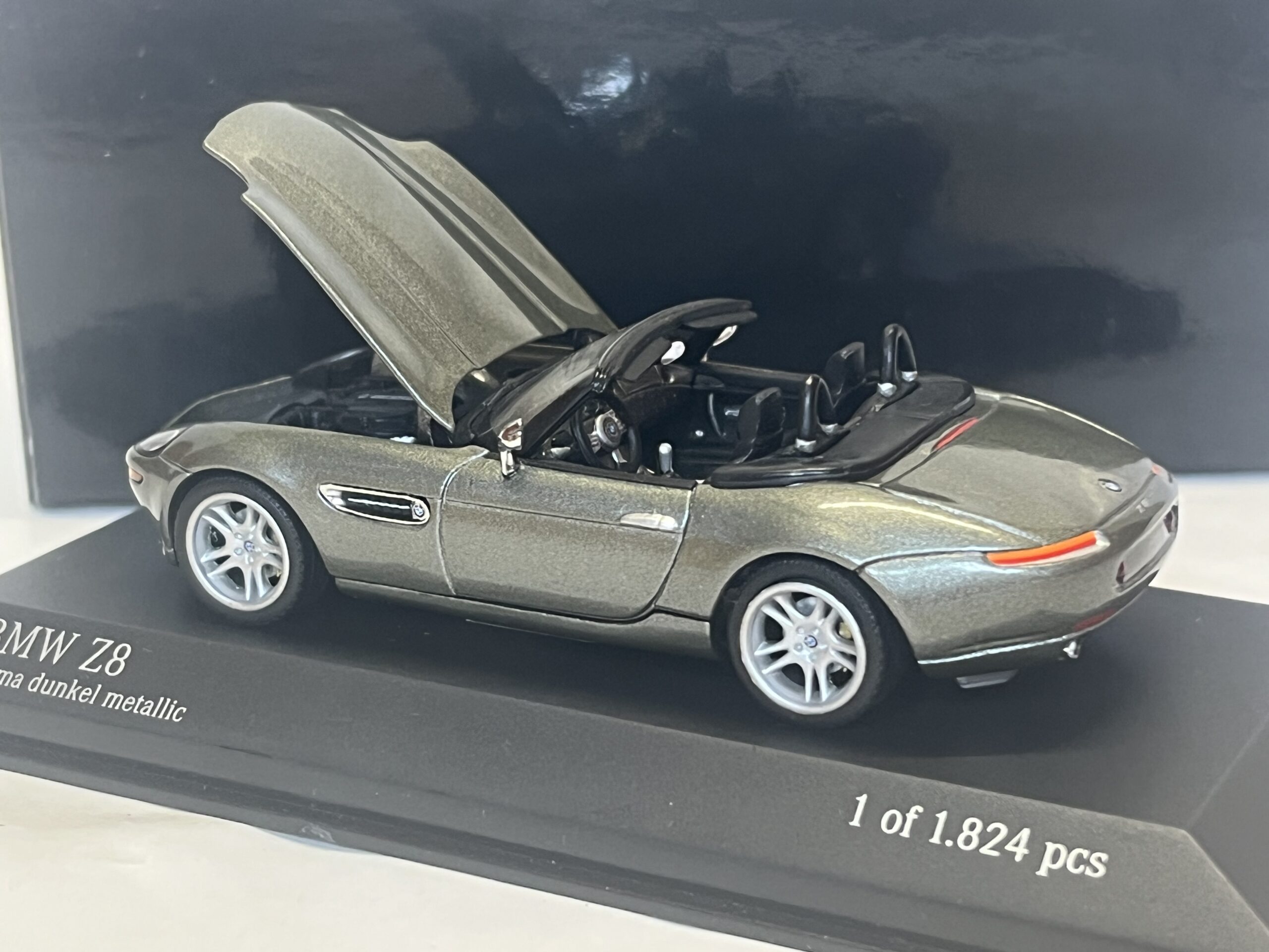 BMW Z8 cabriolet 1999 Minichamps 1/43 – Image 2