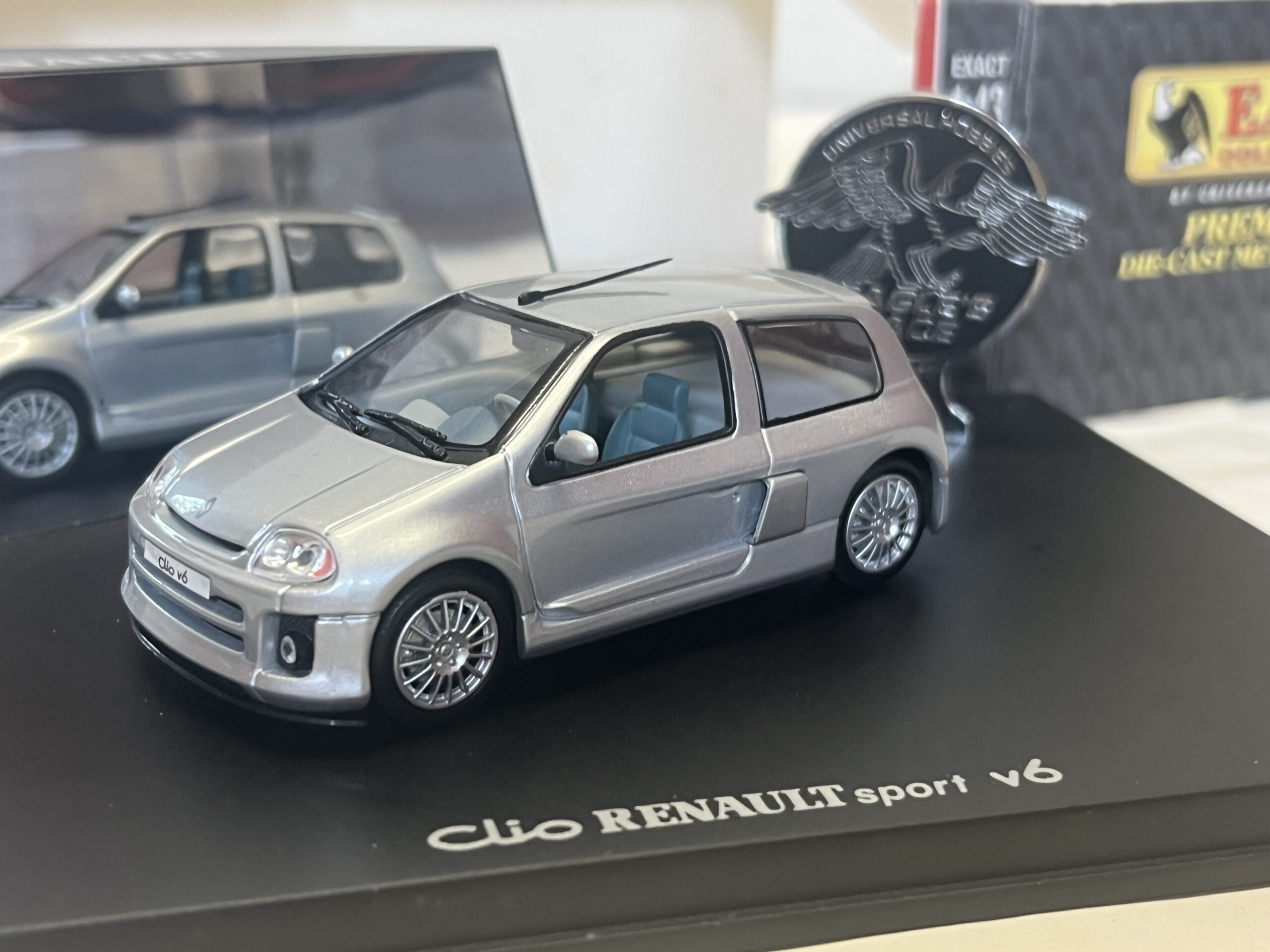 Renault Clio sport V6 1/43°