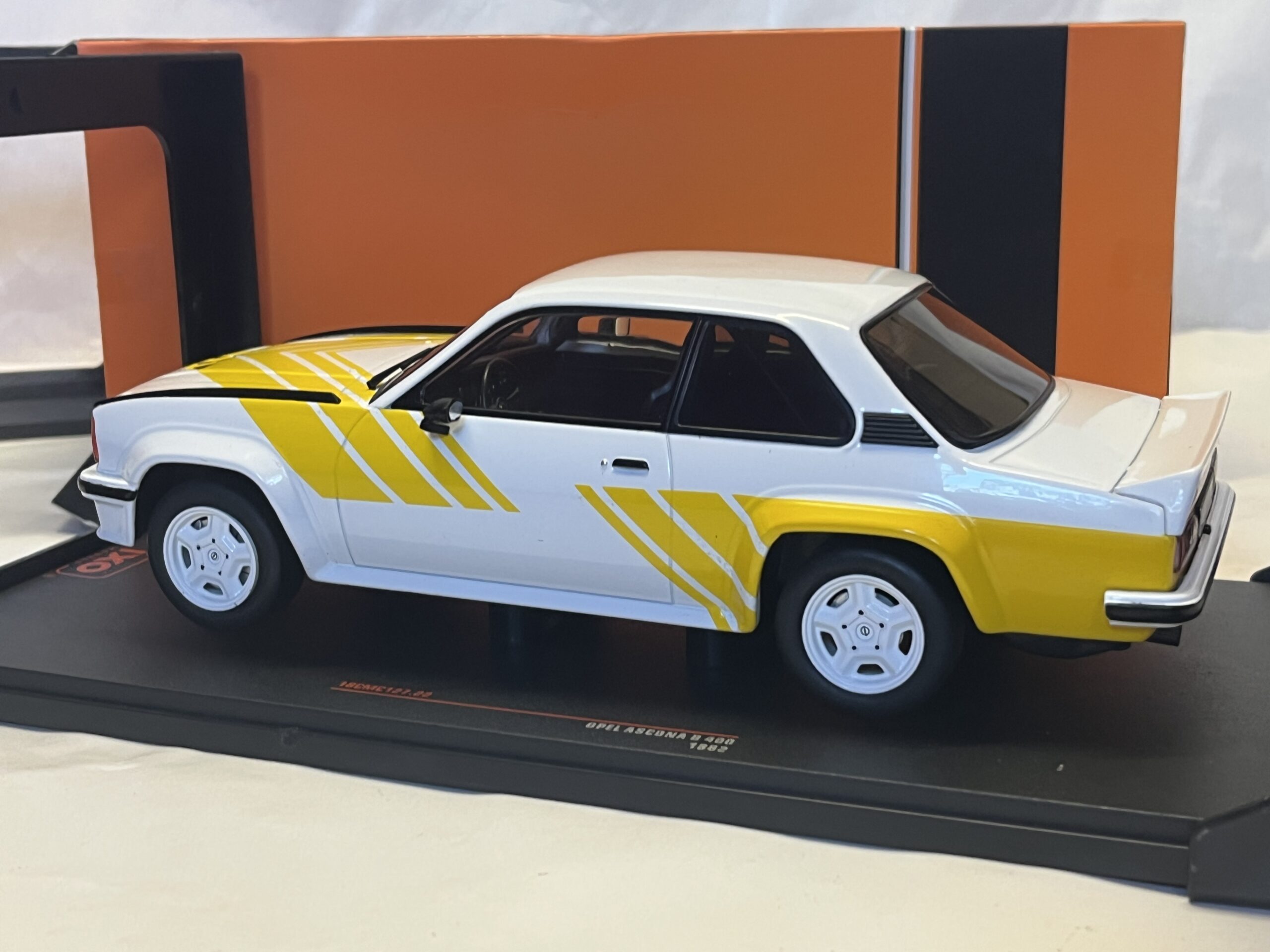 Opel Manta 1/18° Ixo – Image 2