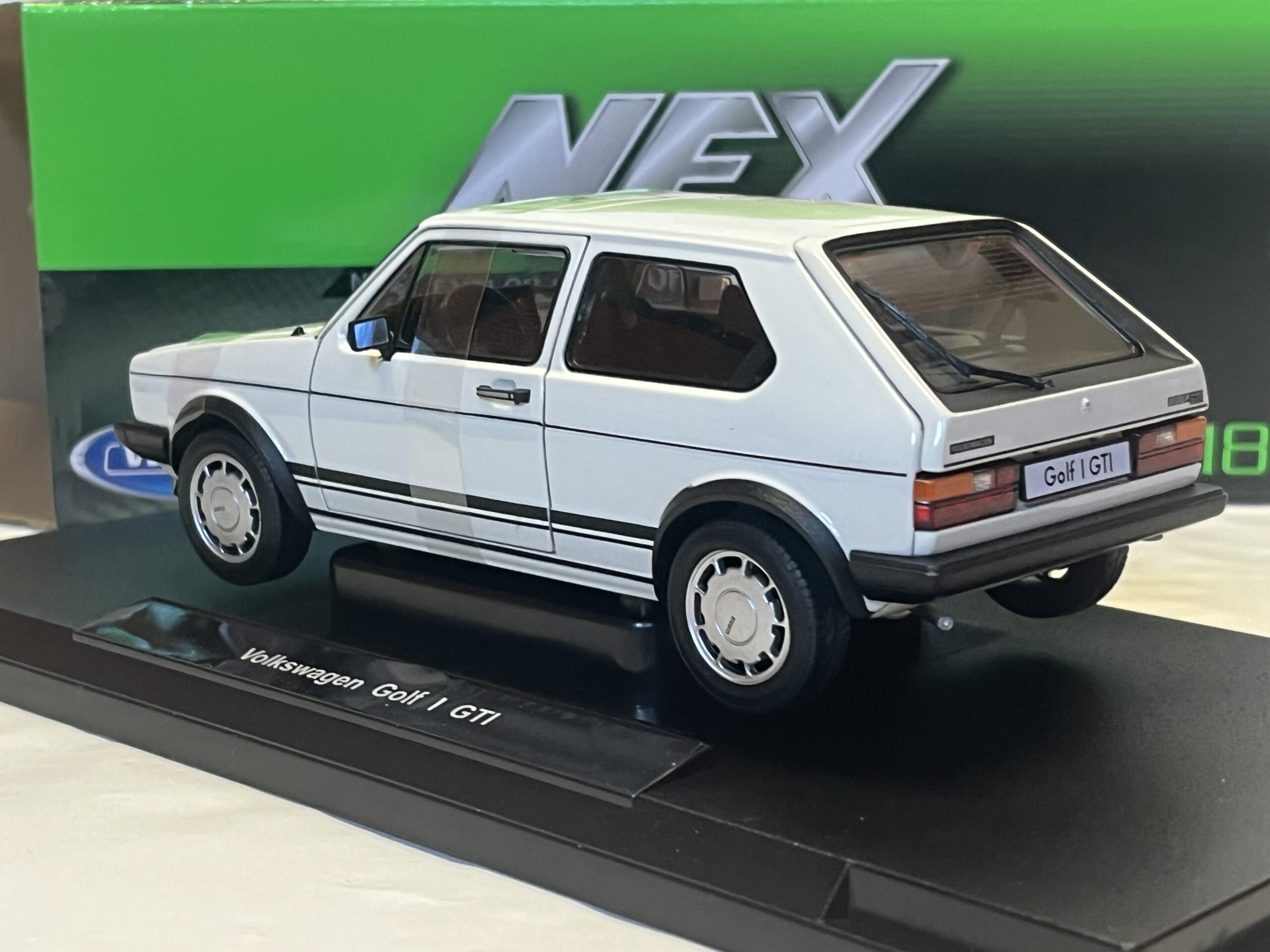 Volkswagen Golf I Gti Pirelli Welly 1/18° – Image 2
