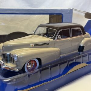 Cadillac fleetwood série 60 spécial 1941 MCG 1/18°