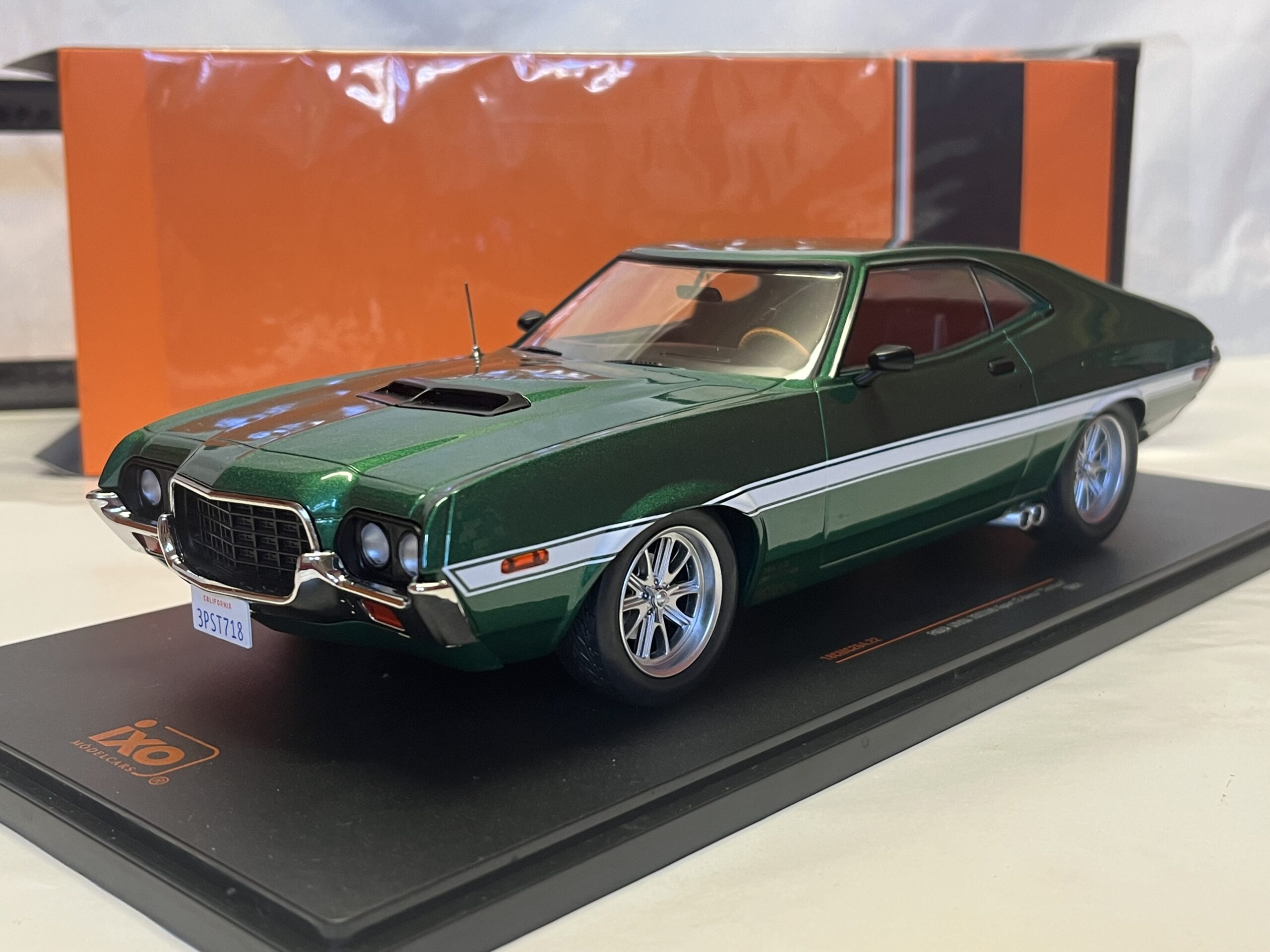 Ford Gran Torino Sport verte 1972 Ixo 1/18°