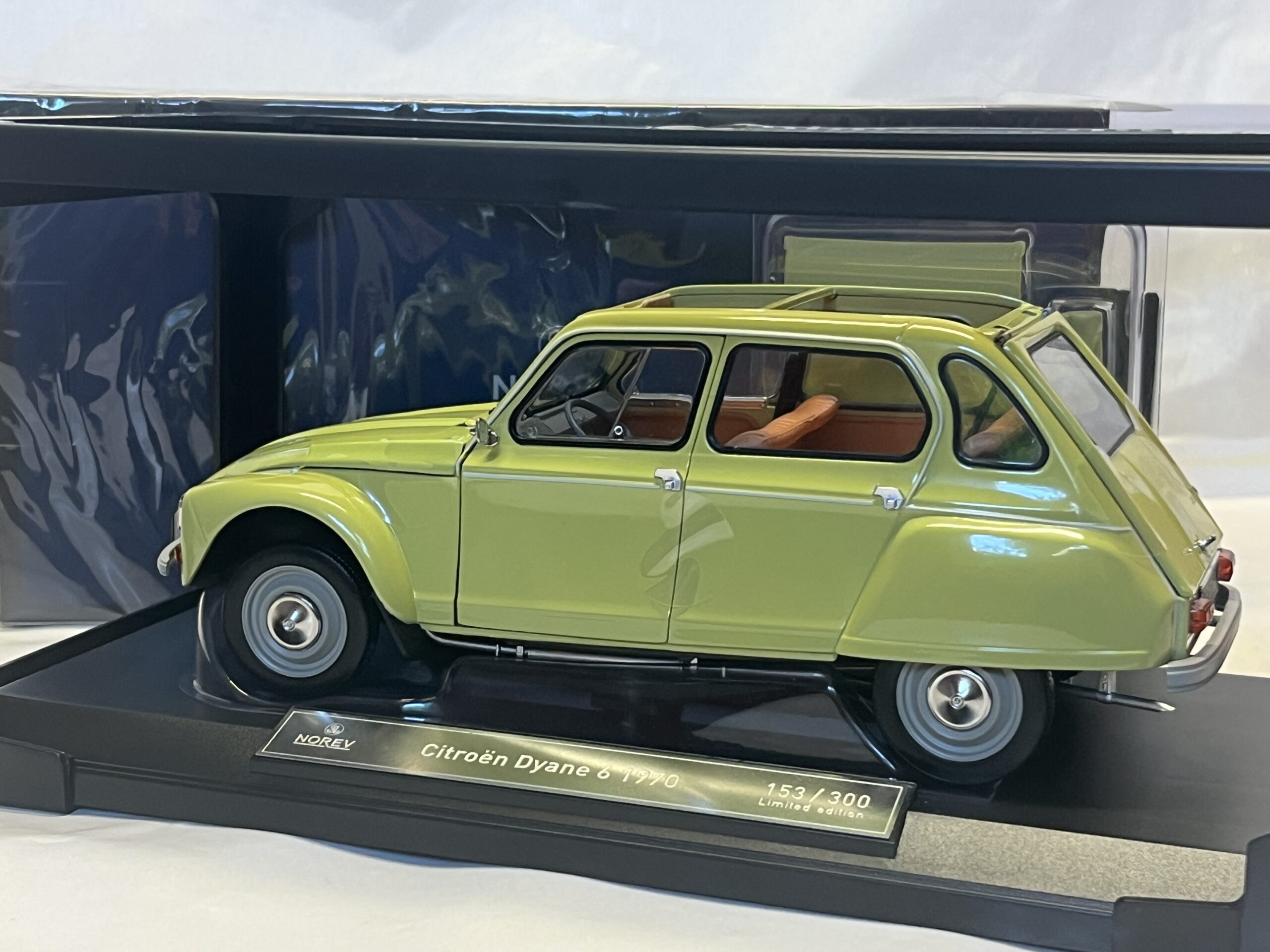 Citroen Dyane 6 1983 Norev 1/18° – Image 12