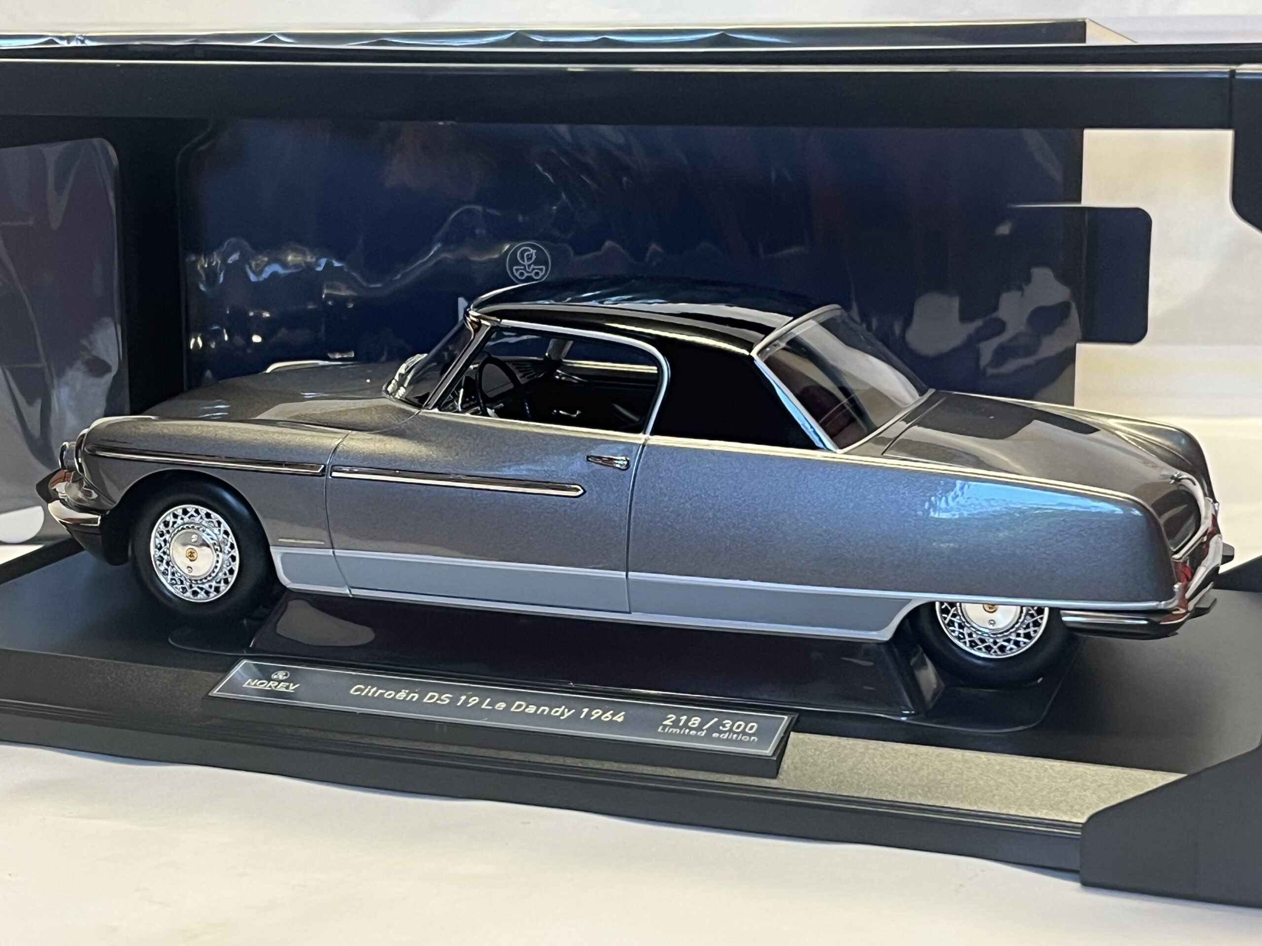 Citroen Dyane 6 1983 Norev 1/18° – Image 10