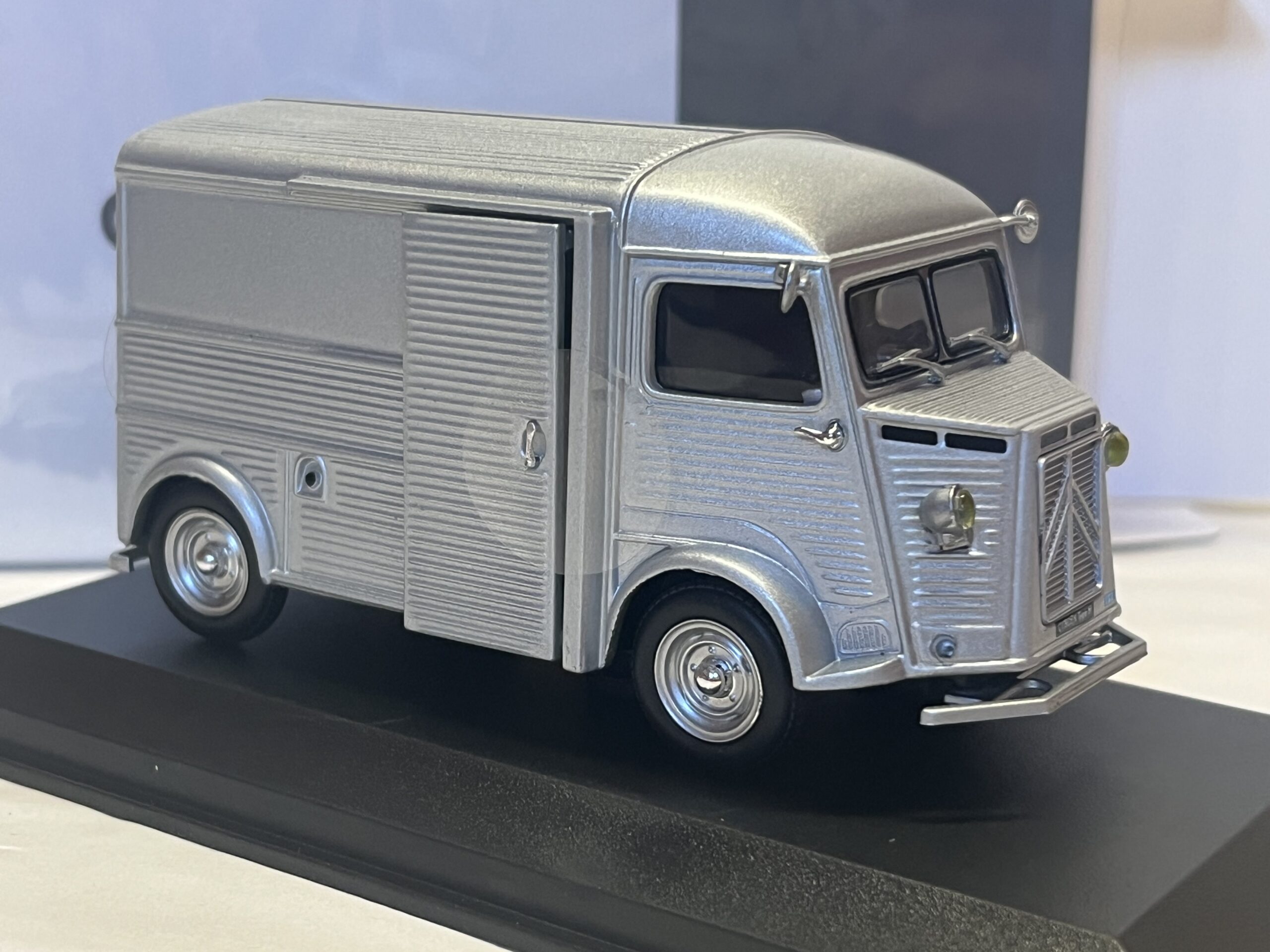 Citroen Dyane 6 1983 Norev 1/18° – Image 7