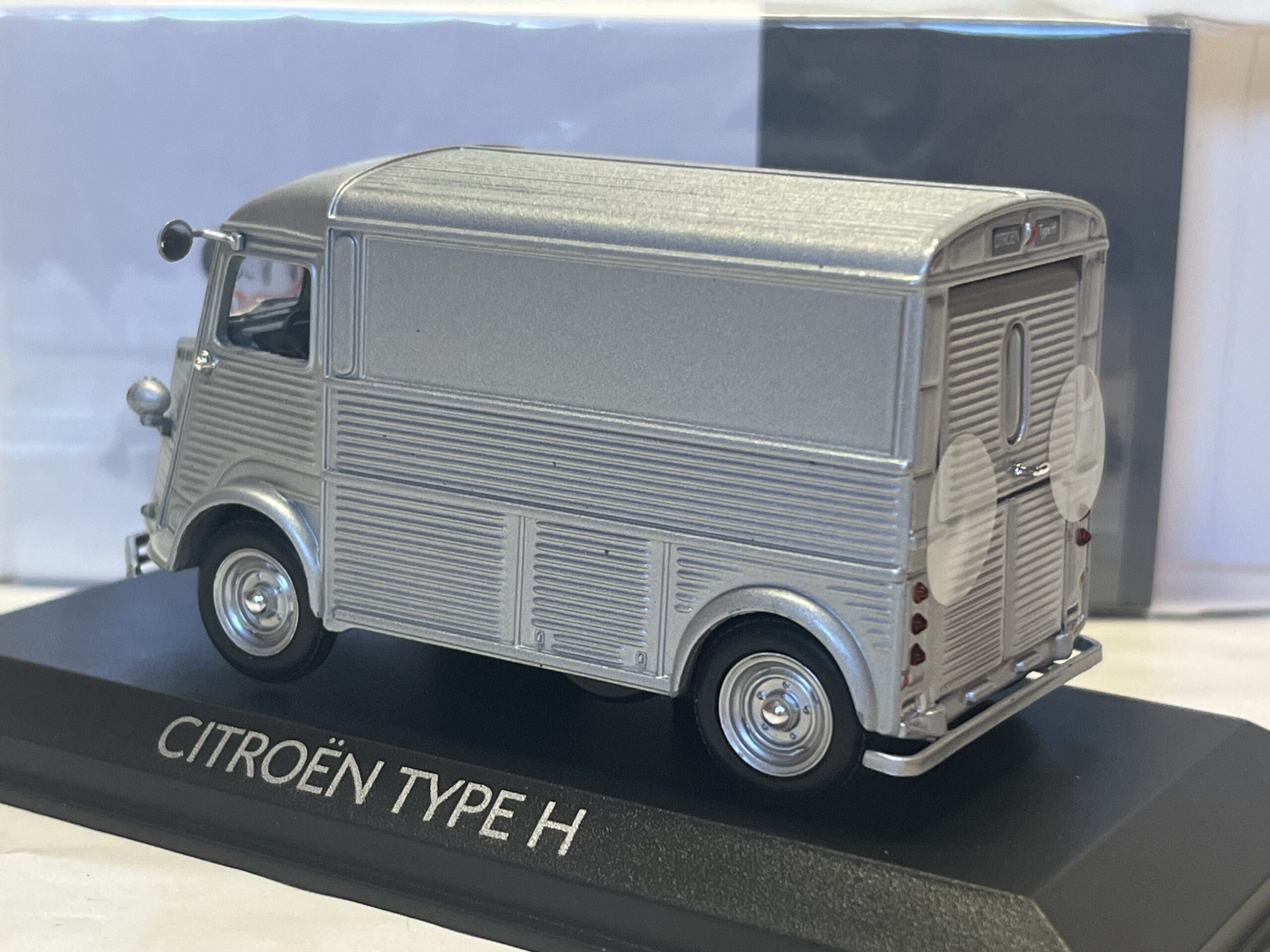 Citroen Dyane 6 1983 Norev 1/18° – Image 6