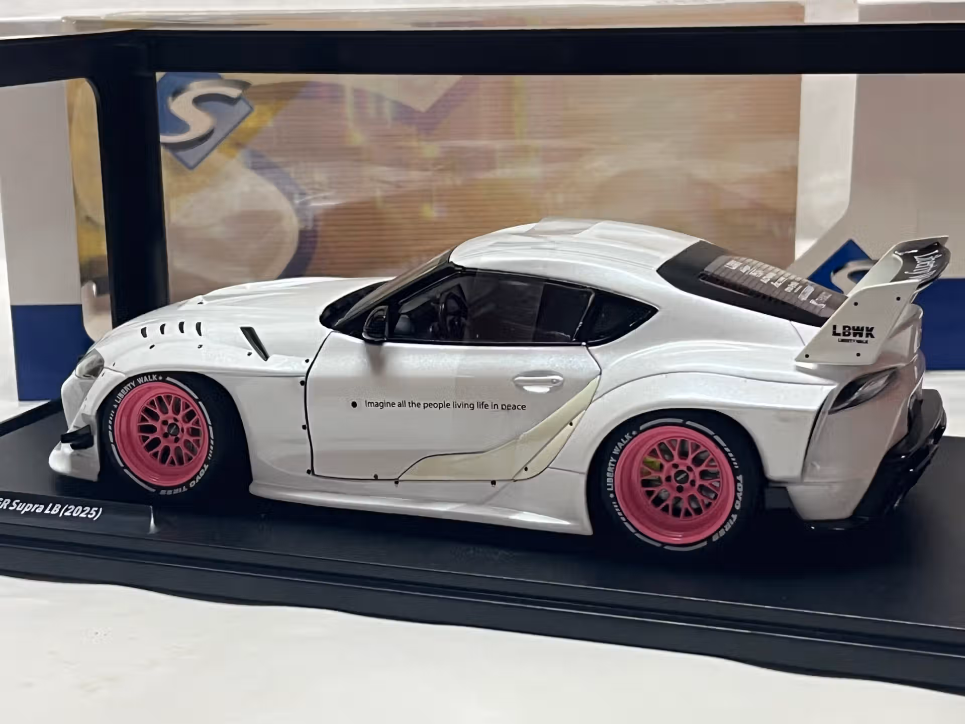 Toyota GR Supra Liberty Walk 2025 Solido 1/18° – Image 2