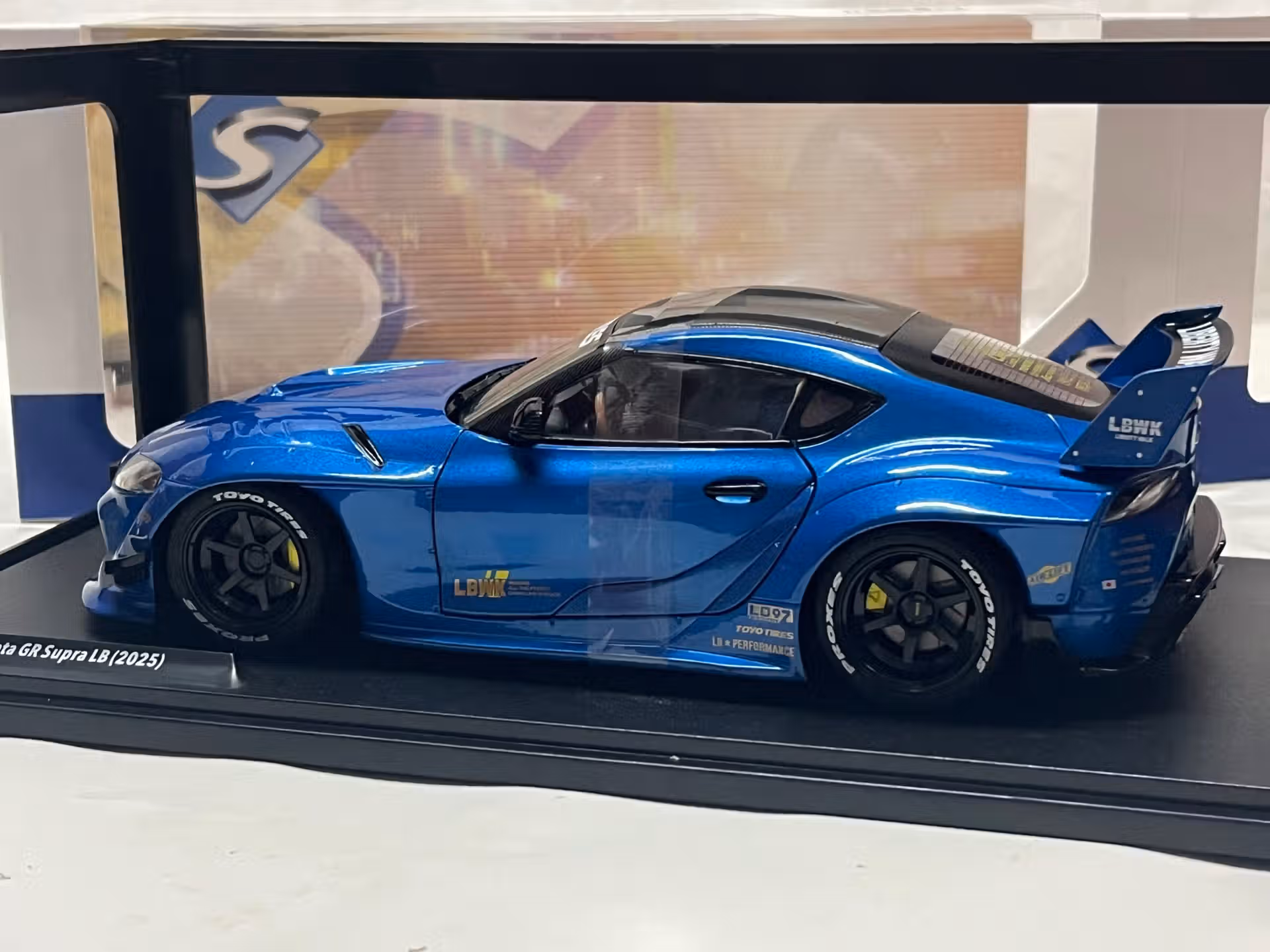 Toyota GR Supra Liberty Walk 2025 Solido 1/18° – Image 2