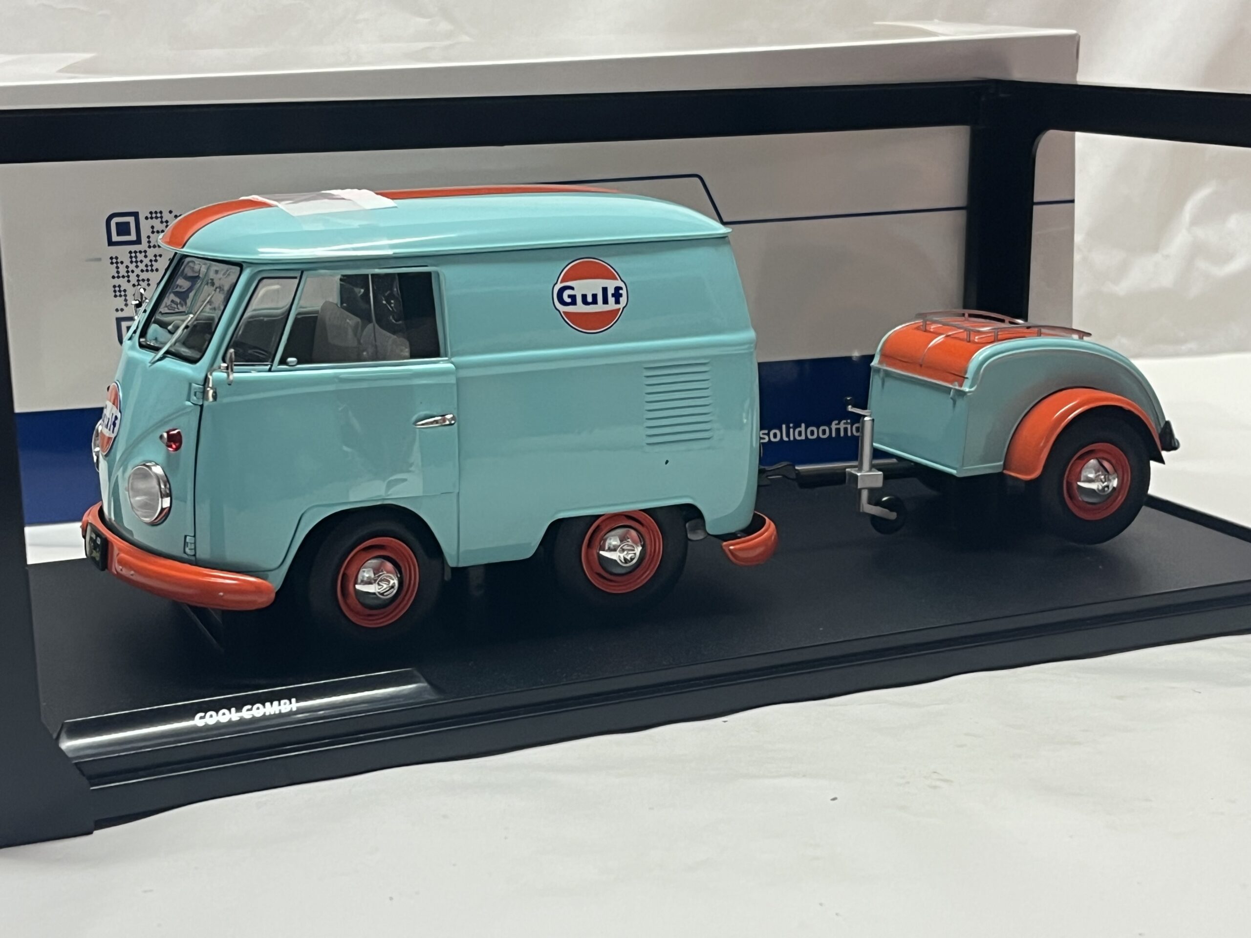 Volkswagen Kool Combi Gulf 2024 Solido 1/18