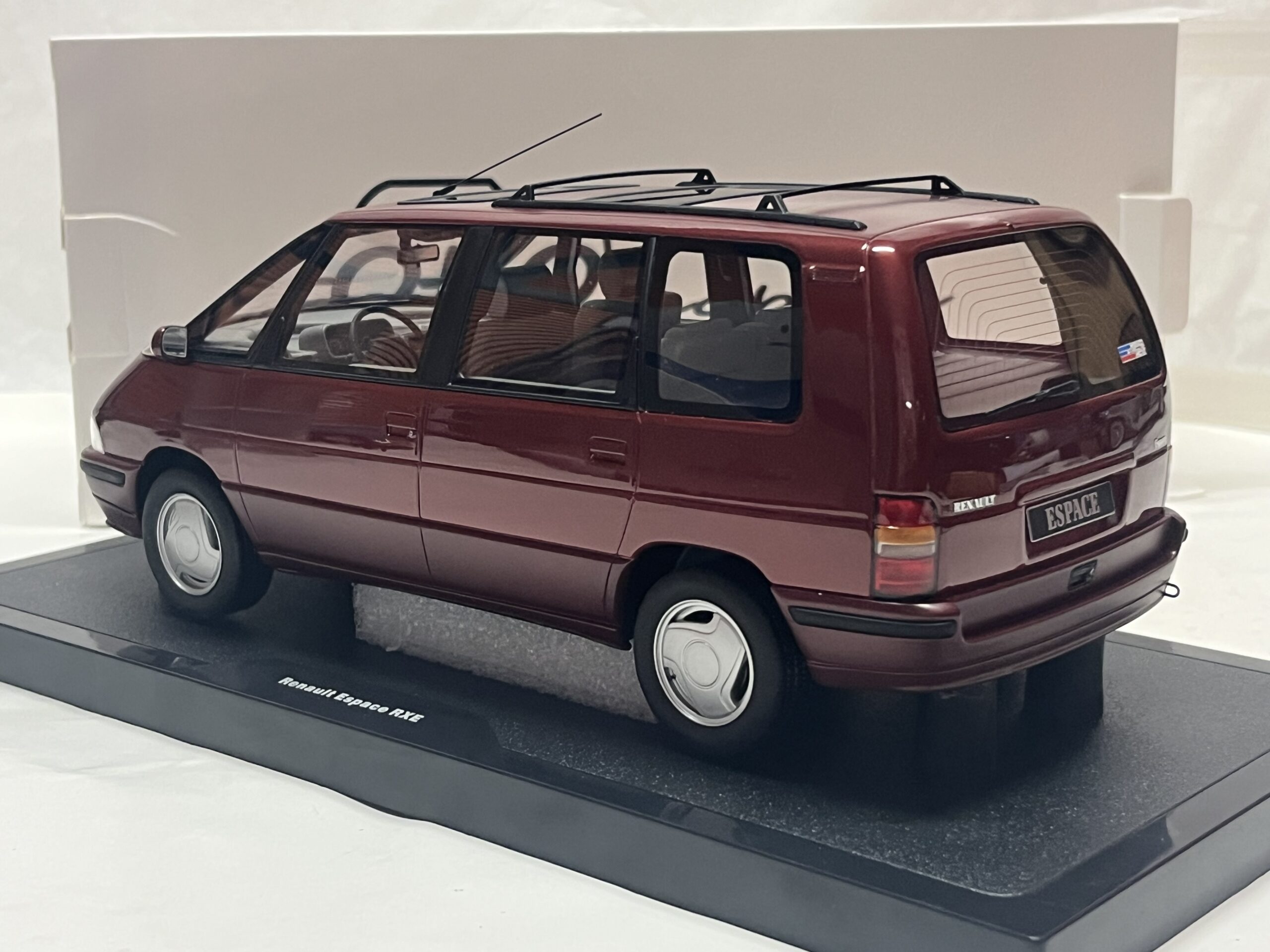 Renault Espace RXE V6 1991 Ottomobile 1/18° – Image 2