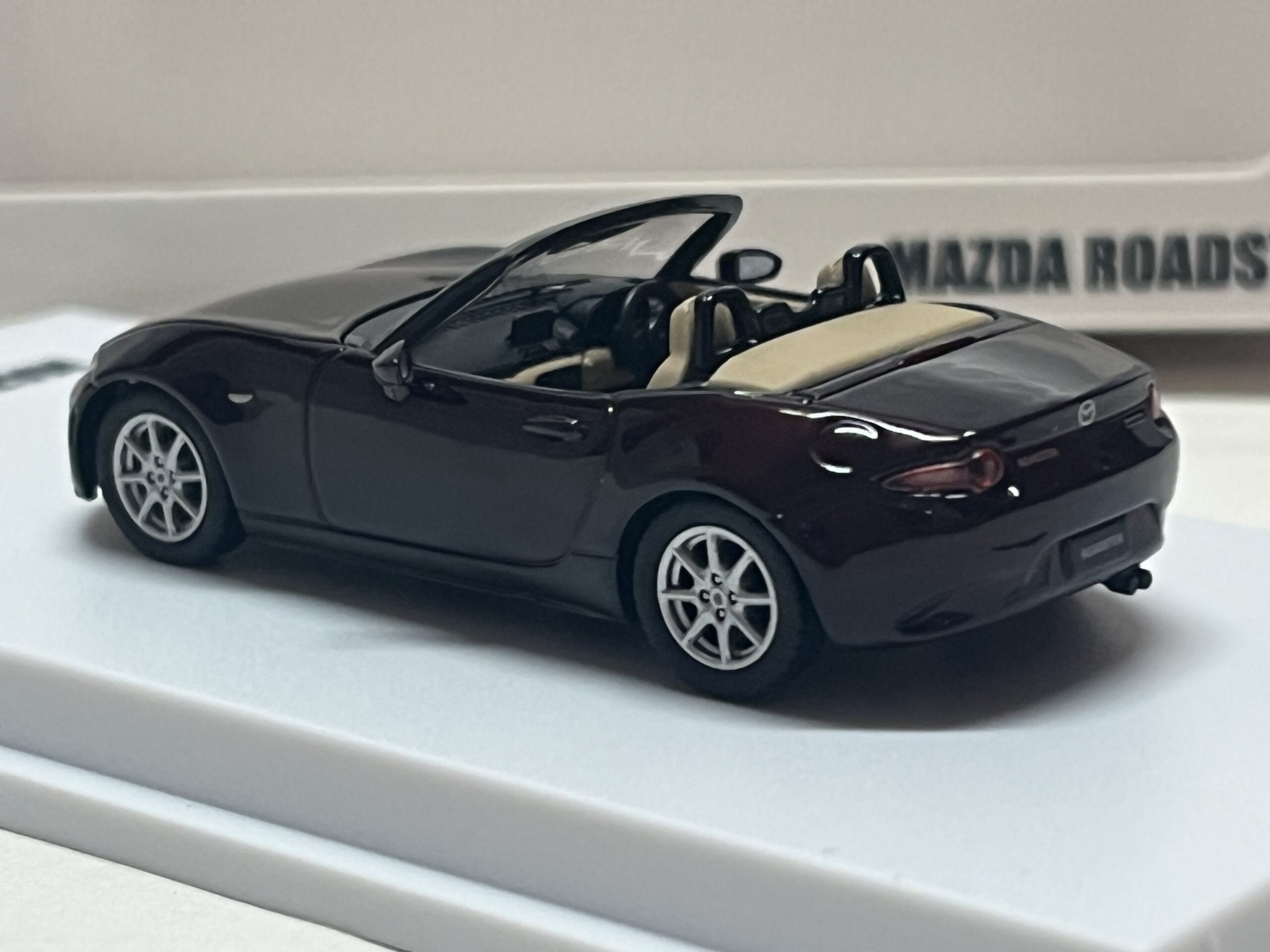 Mazda MX 5 35eme anniversaire Kyosho 1/64° – Image 2
