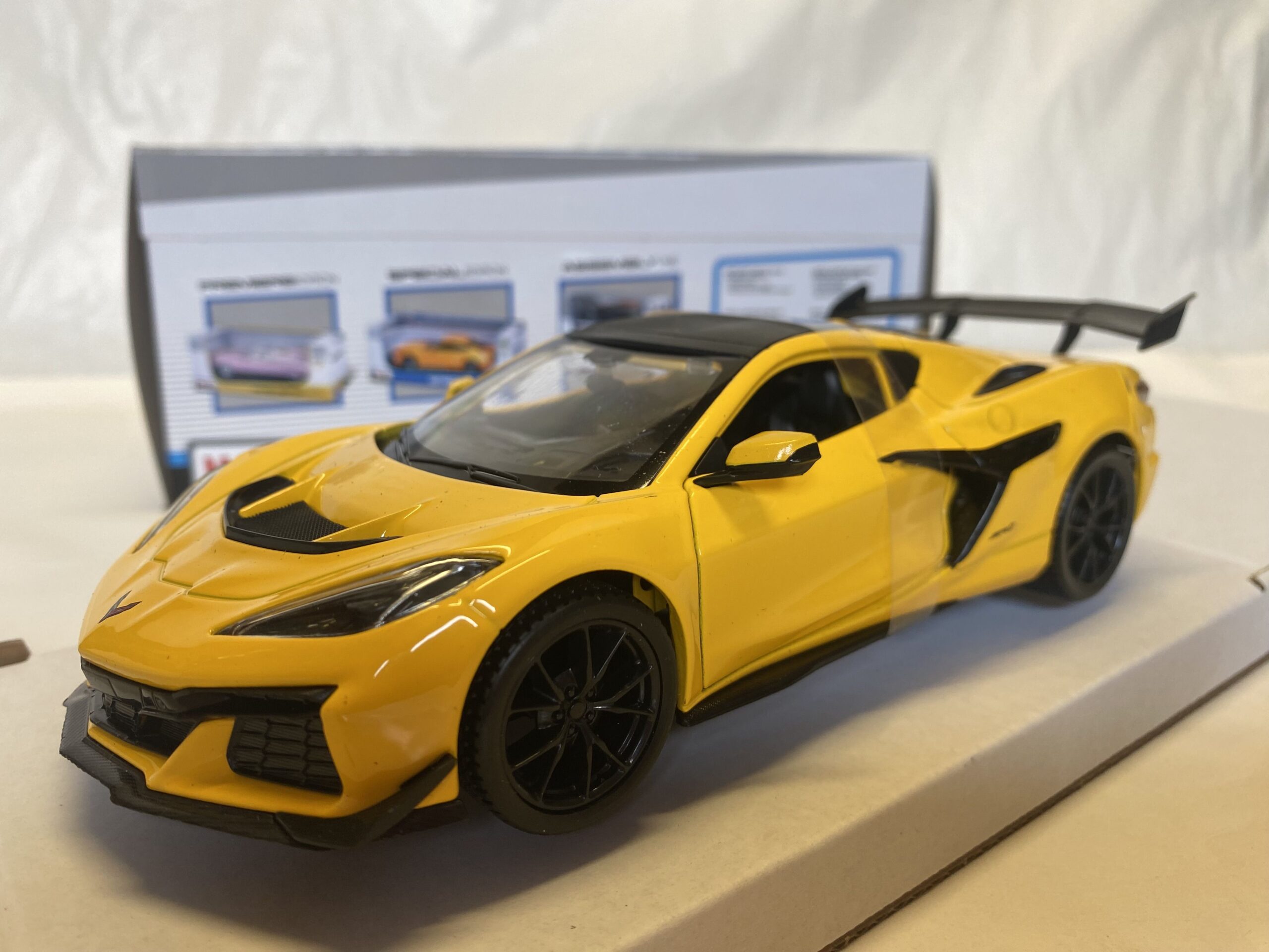 Chevrolet Corvette ZR1 2025 1/24° Maisto