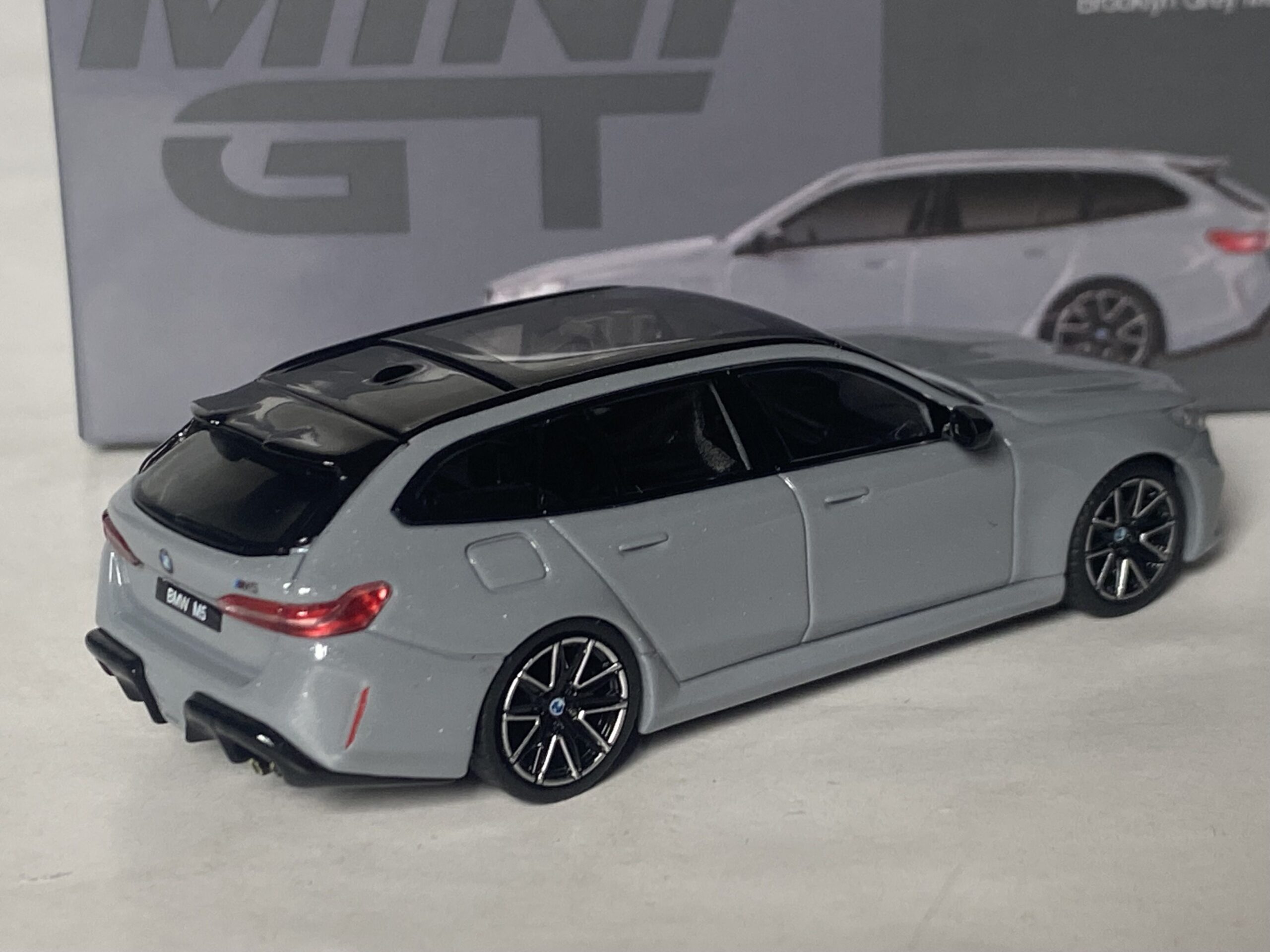 Bmw M5 (G99) Touring 2025 MiniGt 1/64° – Image 2