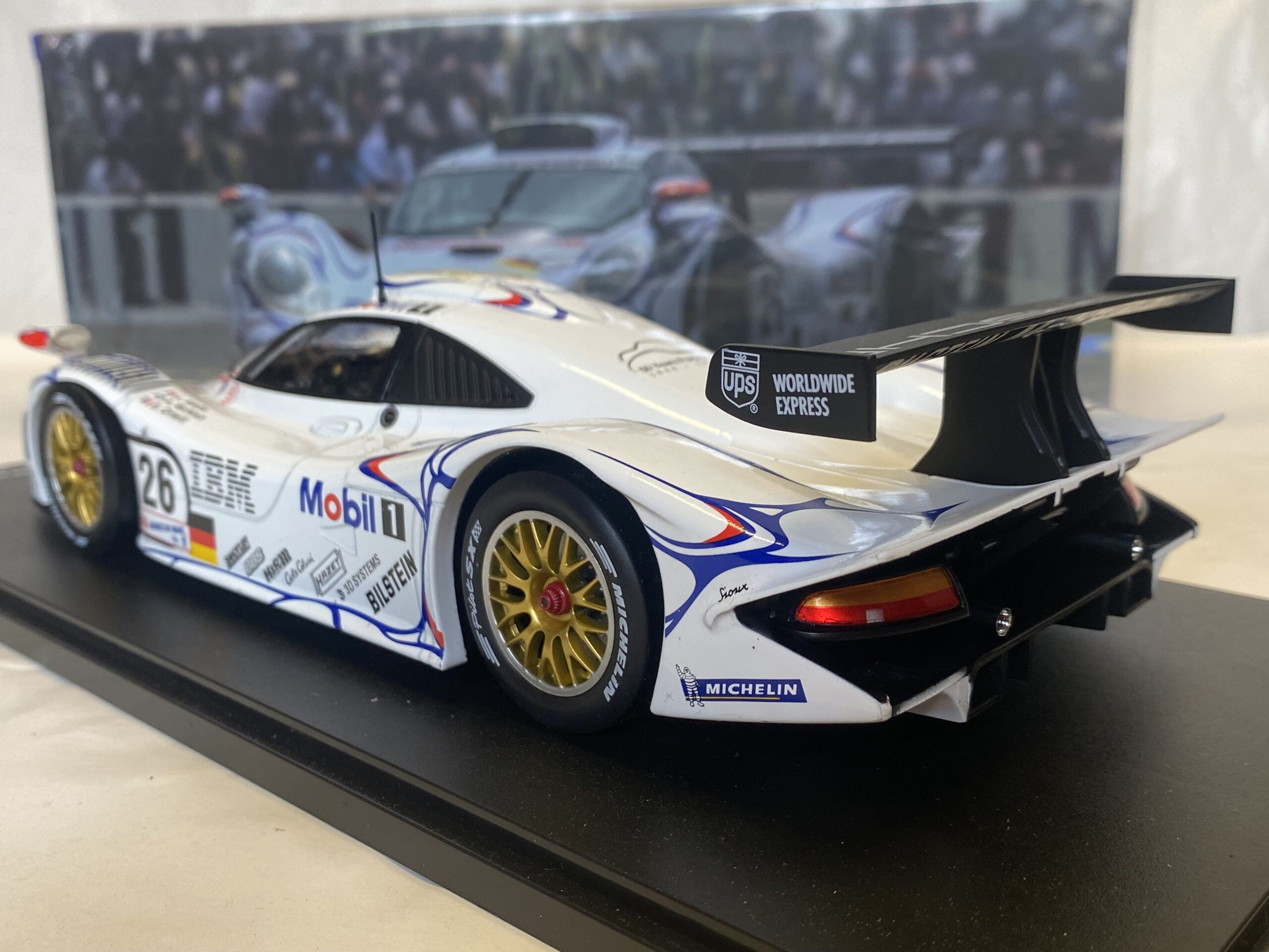 Porsche 911 GT1 Winner Le Mans 1998 Werk 83 1/18° – Image 2