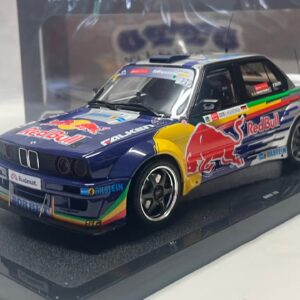 BMW M3 E30 Red bull Ottomobile 1/18