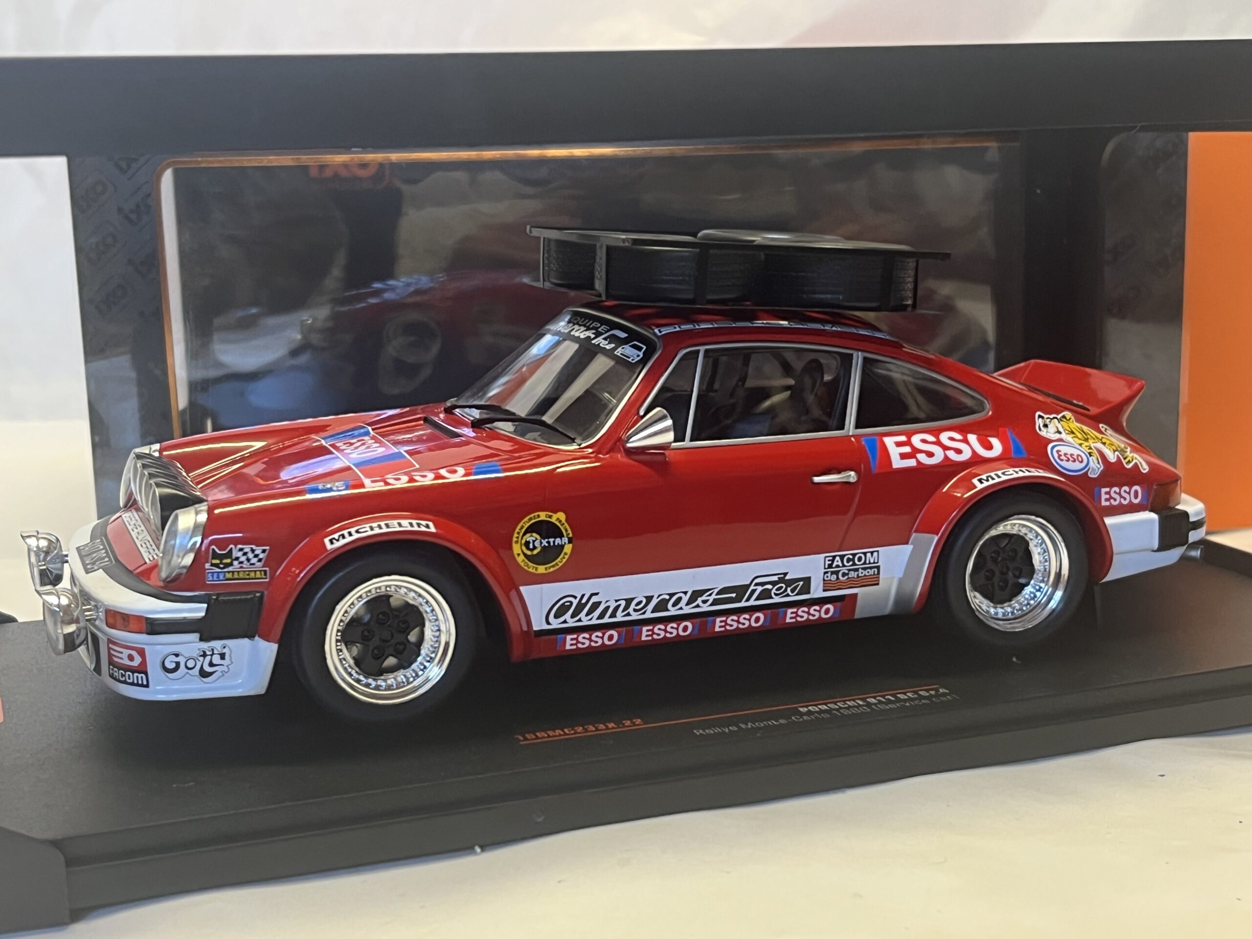 Porsche 911 SC Gr4 assistance AImeras Ixo 1/18°