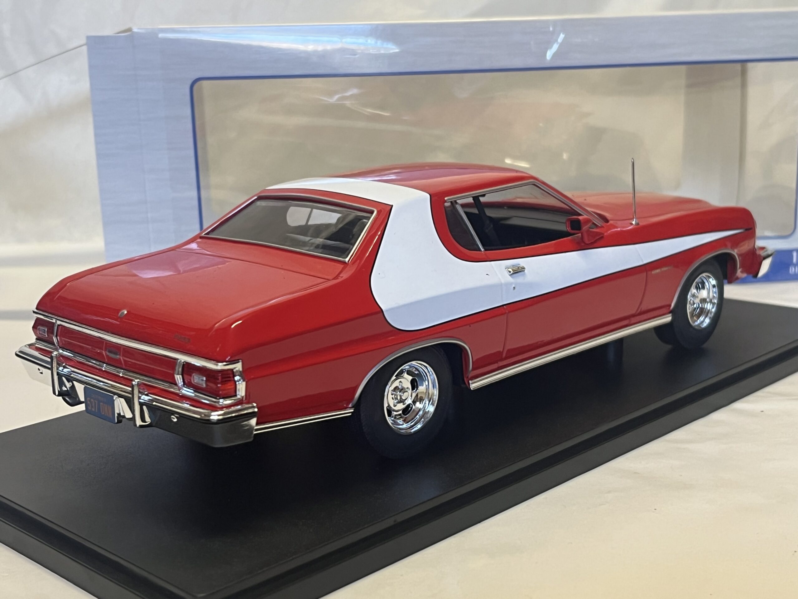 Ford Gran Torino 1975 MCG 1/18° – Image 2