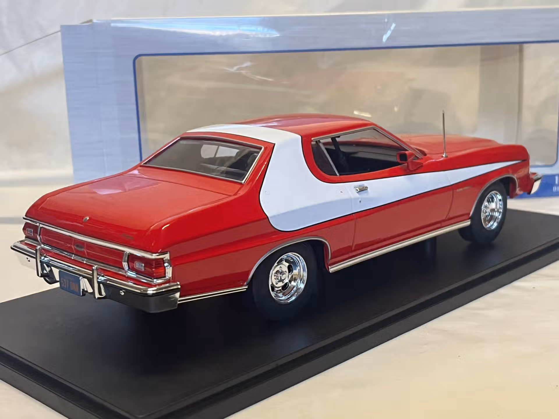 Ford Gran Torino 1975 MCG 1/18° – Image 2