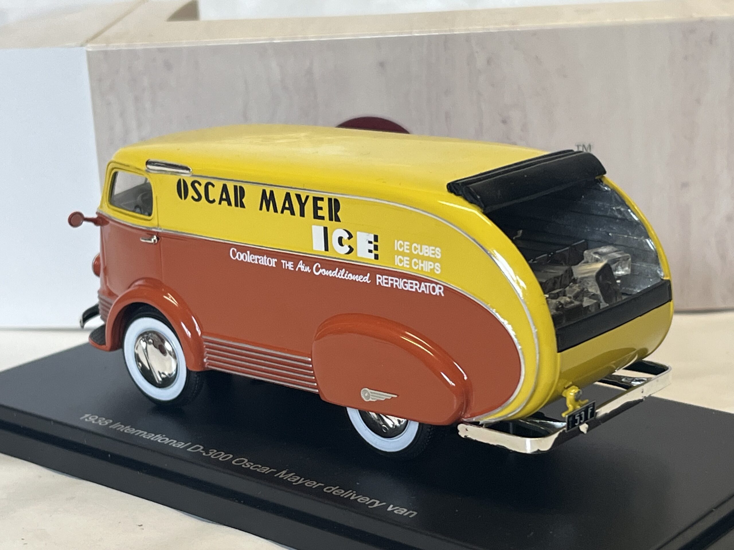 Camion international 1938 oscar Mayer Esval 1/43° – Image 2