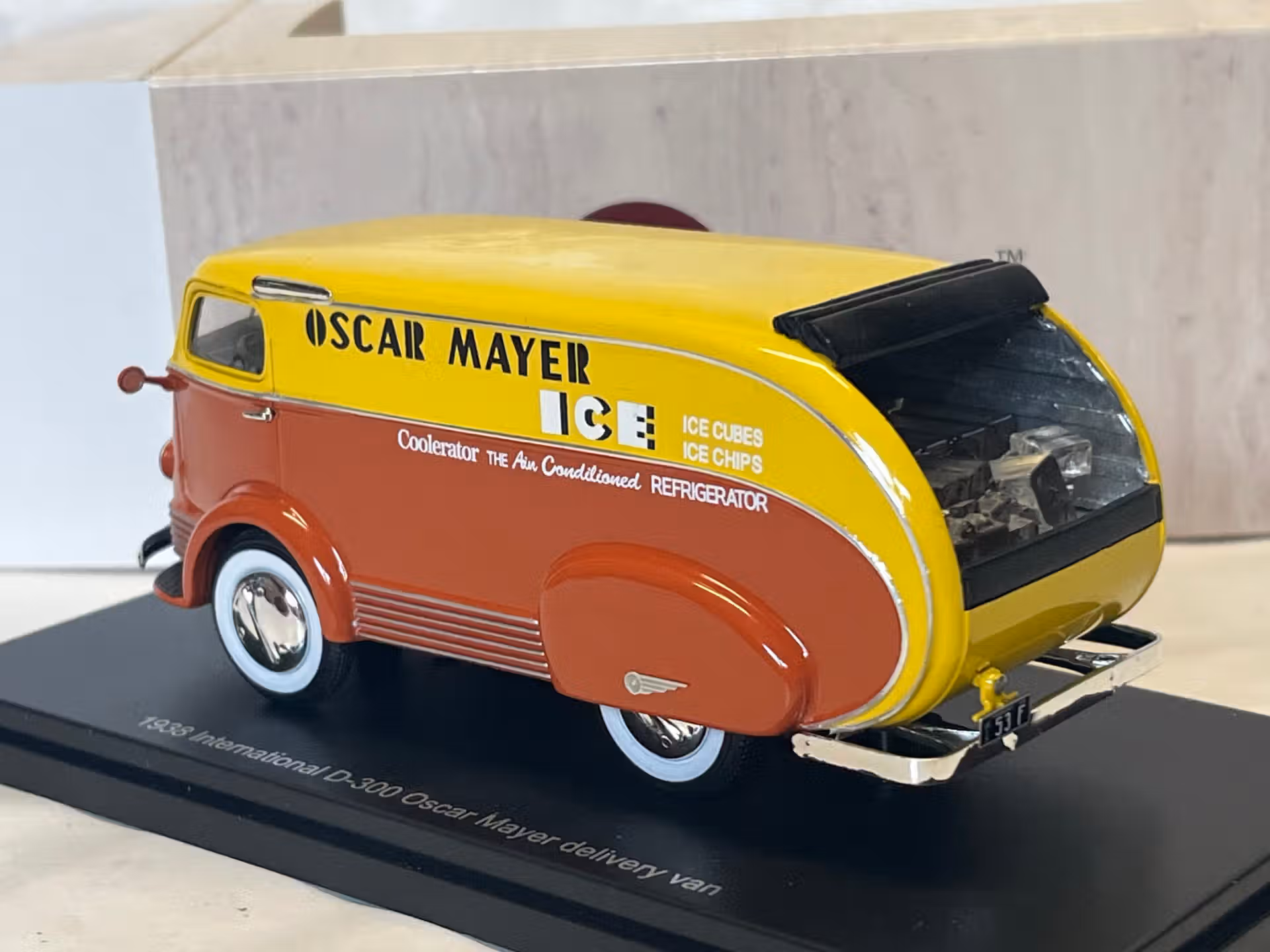 Camion international 1938 oscar Mayer Esval 1/43° – Image 2