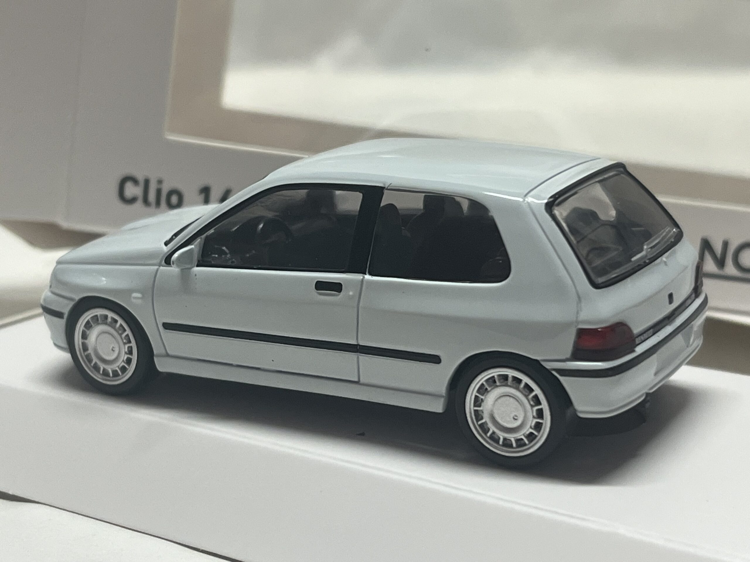Renault Clio 16S 1991 1/43° Norev – Image 2