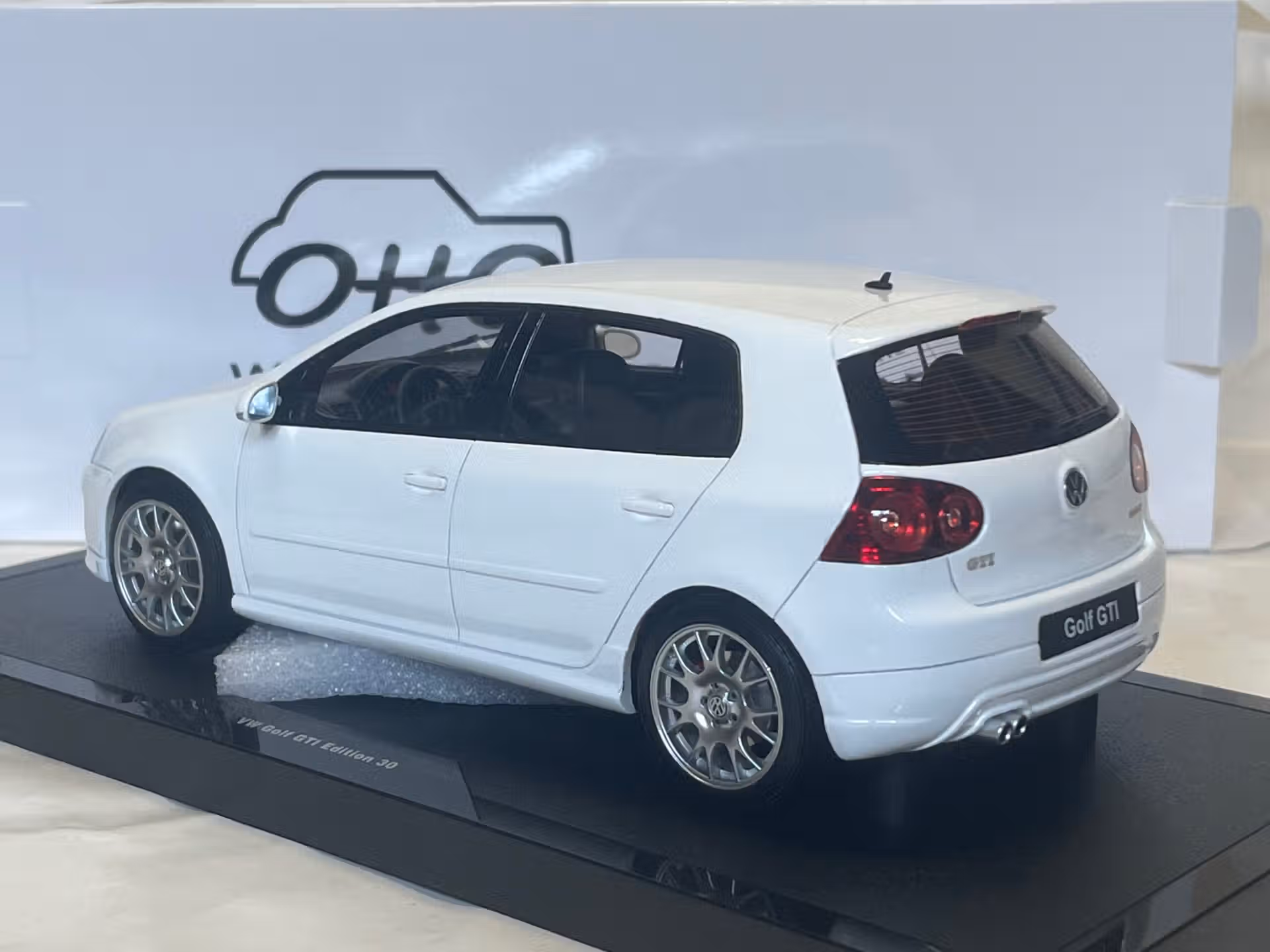 Volkswagen Golf 5 GTi édition 30 Ottomobile 1/18° – Image 2