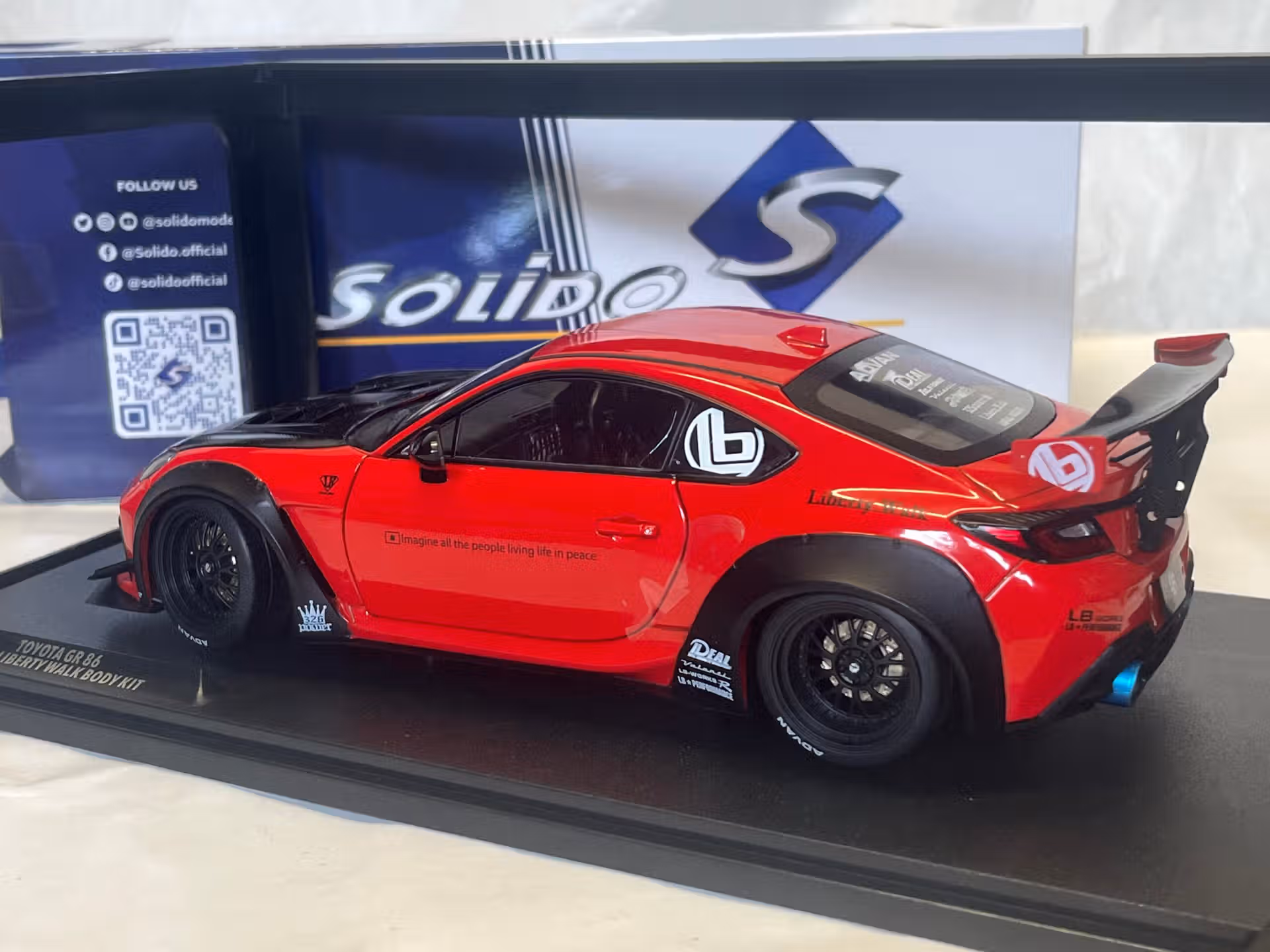 Toyota GR 86 liberty walk 2024 Solido 1/18° – Image 2