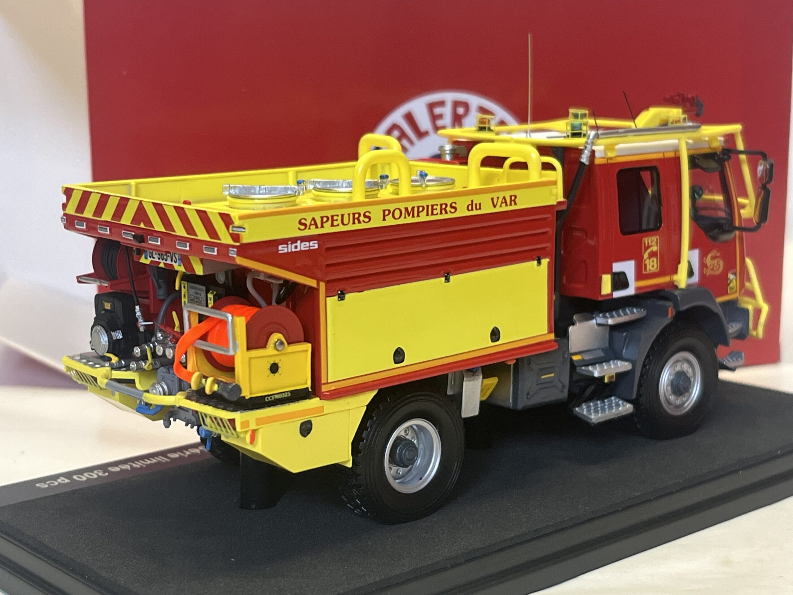 Camion Renault D14 - CCFM Pompiers - SIDES 83 Alerte 1/43° – Image 2
