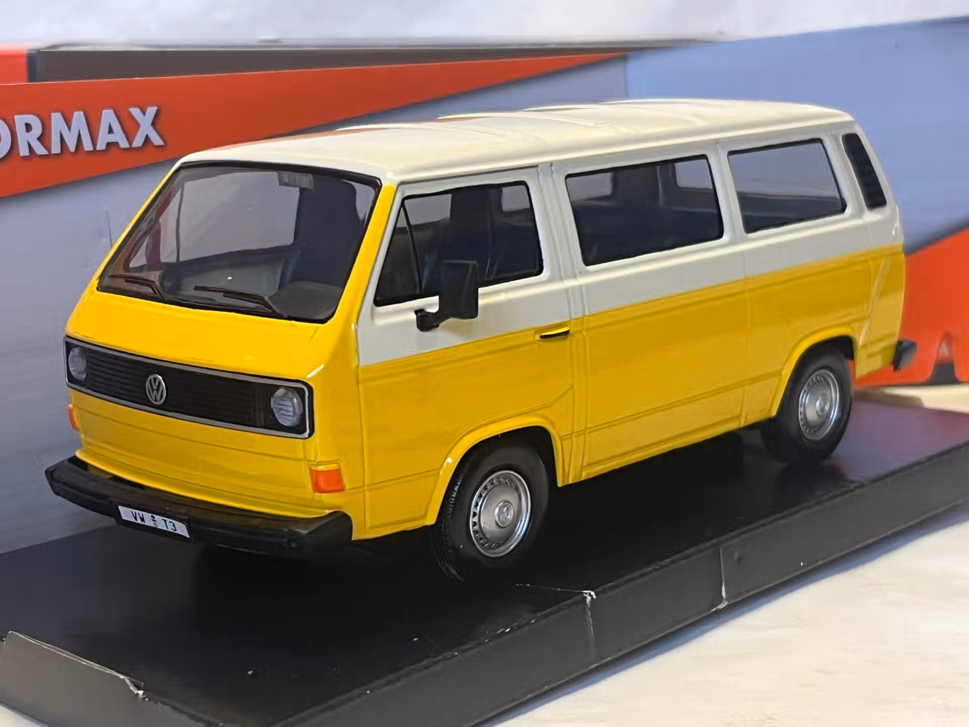 Volkswagen Combi T3 type 2 1/24° Motormax
