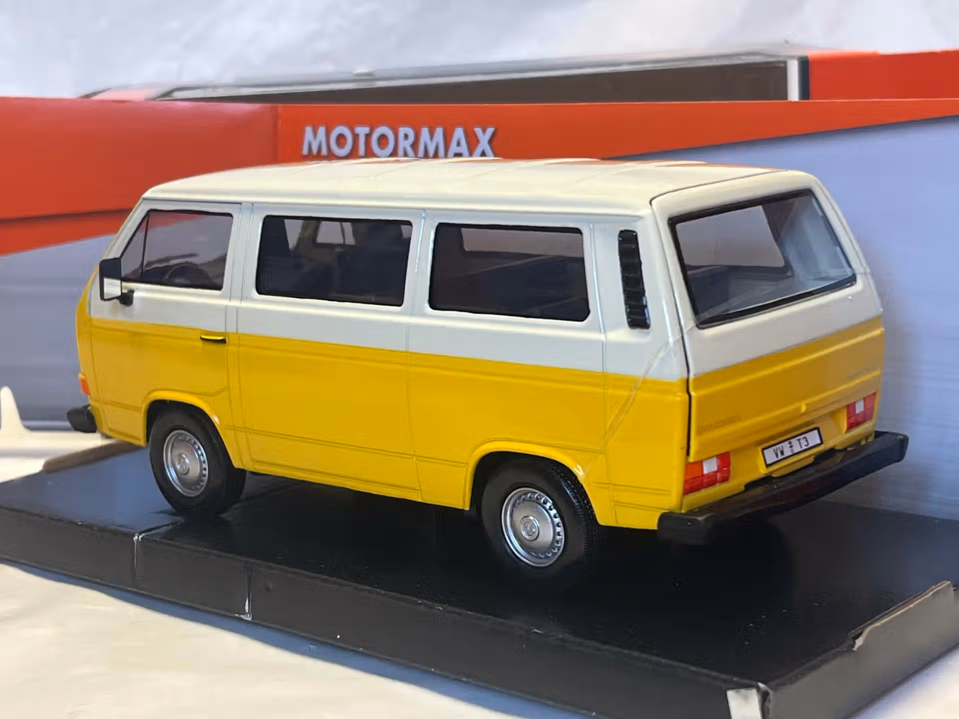 Volkswagen Combi T3 type 2 1/24° Motormax – Image 2
