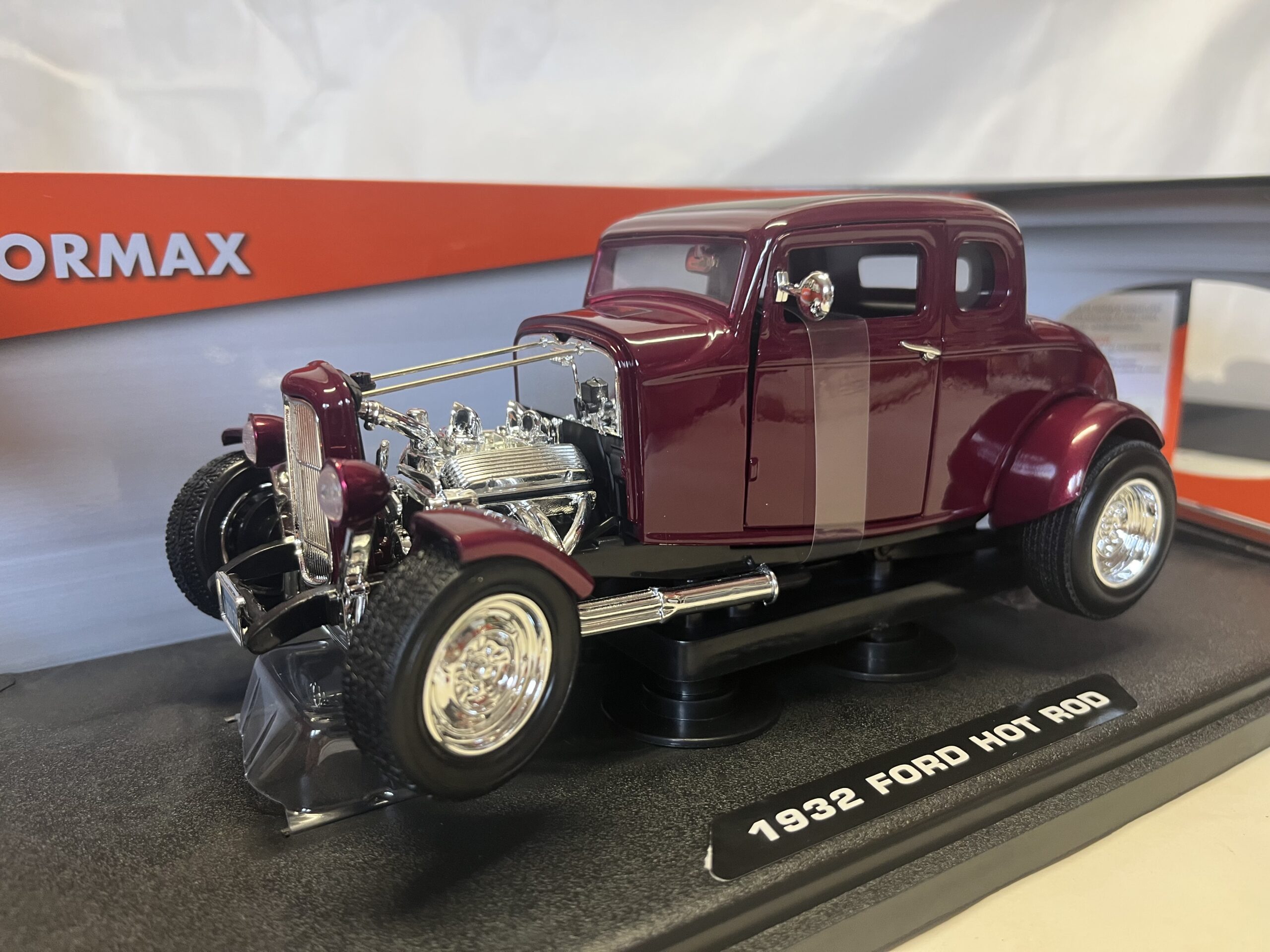Ford Hot Rod 1932 1/18° Motormax