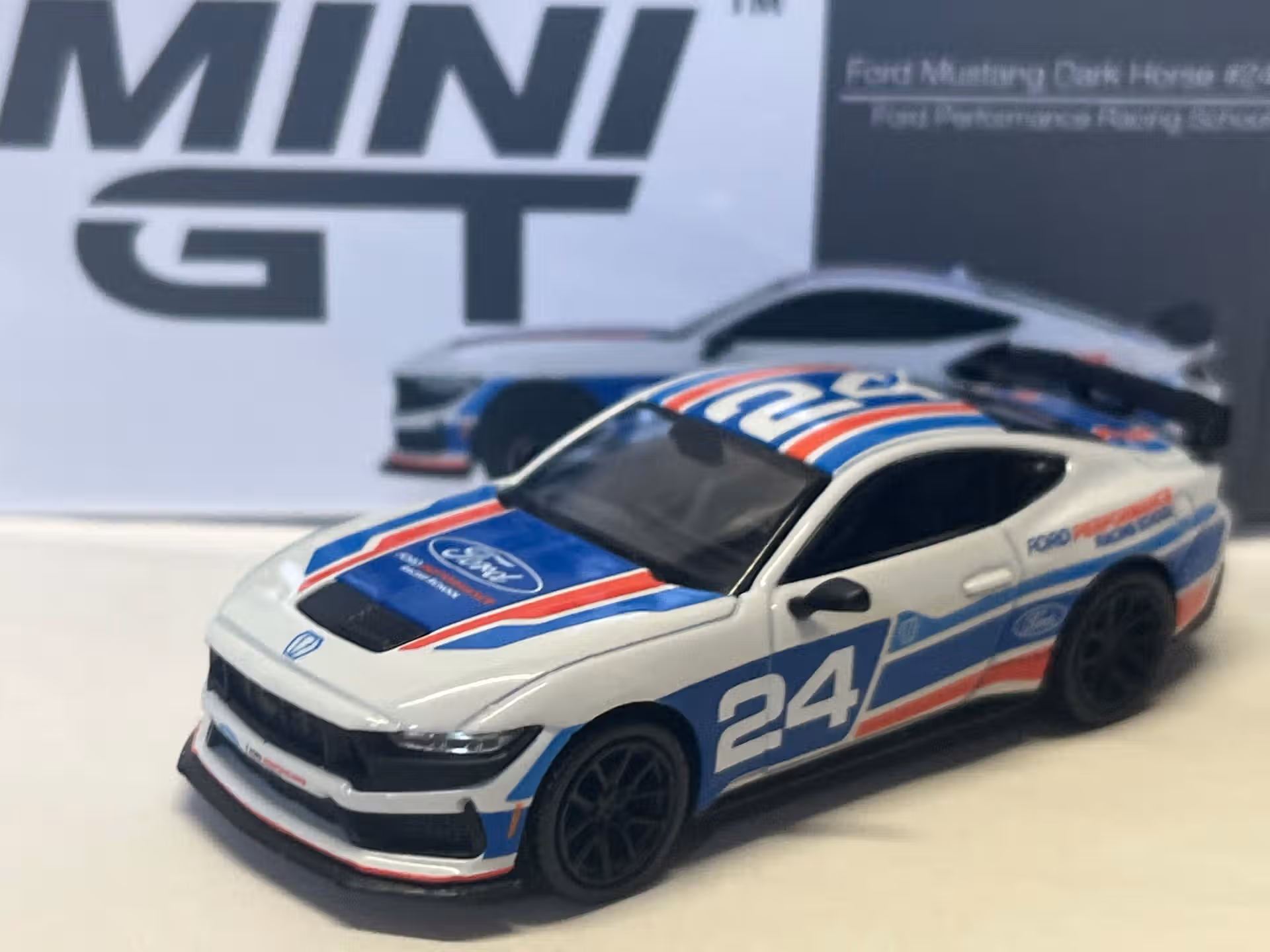 Ford Mustang Dark Horse Ford performance 2024 - MiniGt 1/64°
