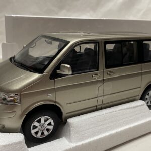 Volkswagen Multivan 2003 - Norev 1/18°