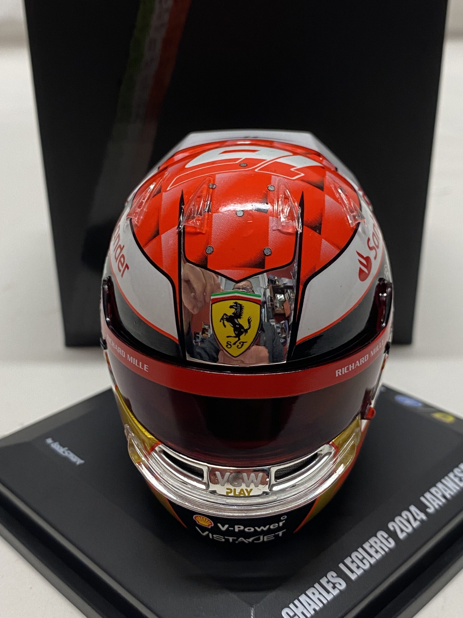 Casque Ferrari C.Leclerc - GP Japon 2024 - 1/5° Looksmart