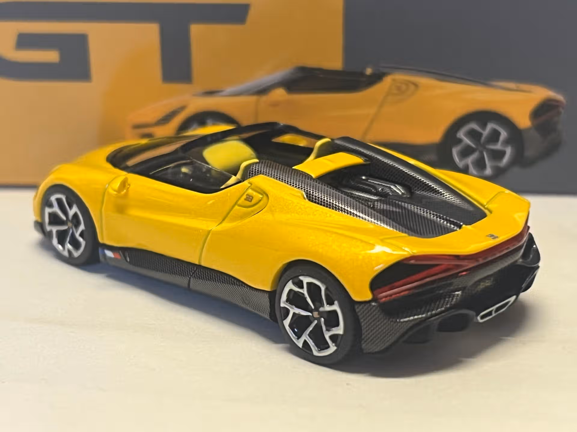 Bugatti W16 Mistral 2023 MiniGt 1/64° – Image 2