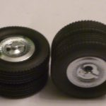 2 pneus doubles avec jantes métal Alerte  1/43°